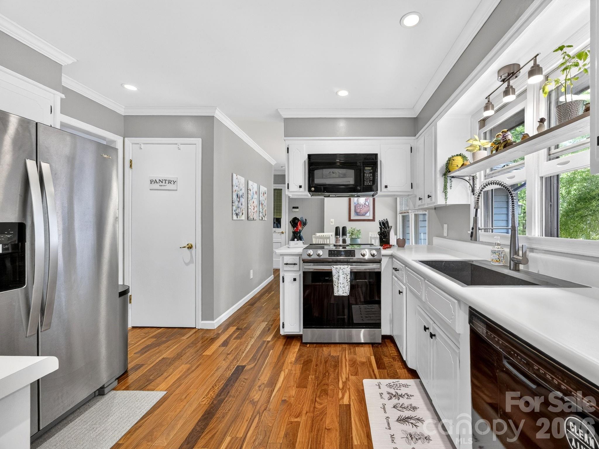 707 Dogwood Trail — Tryon