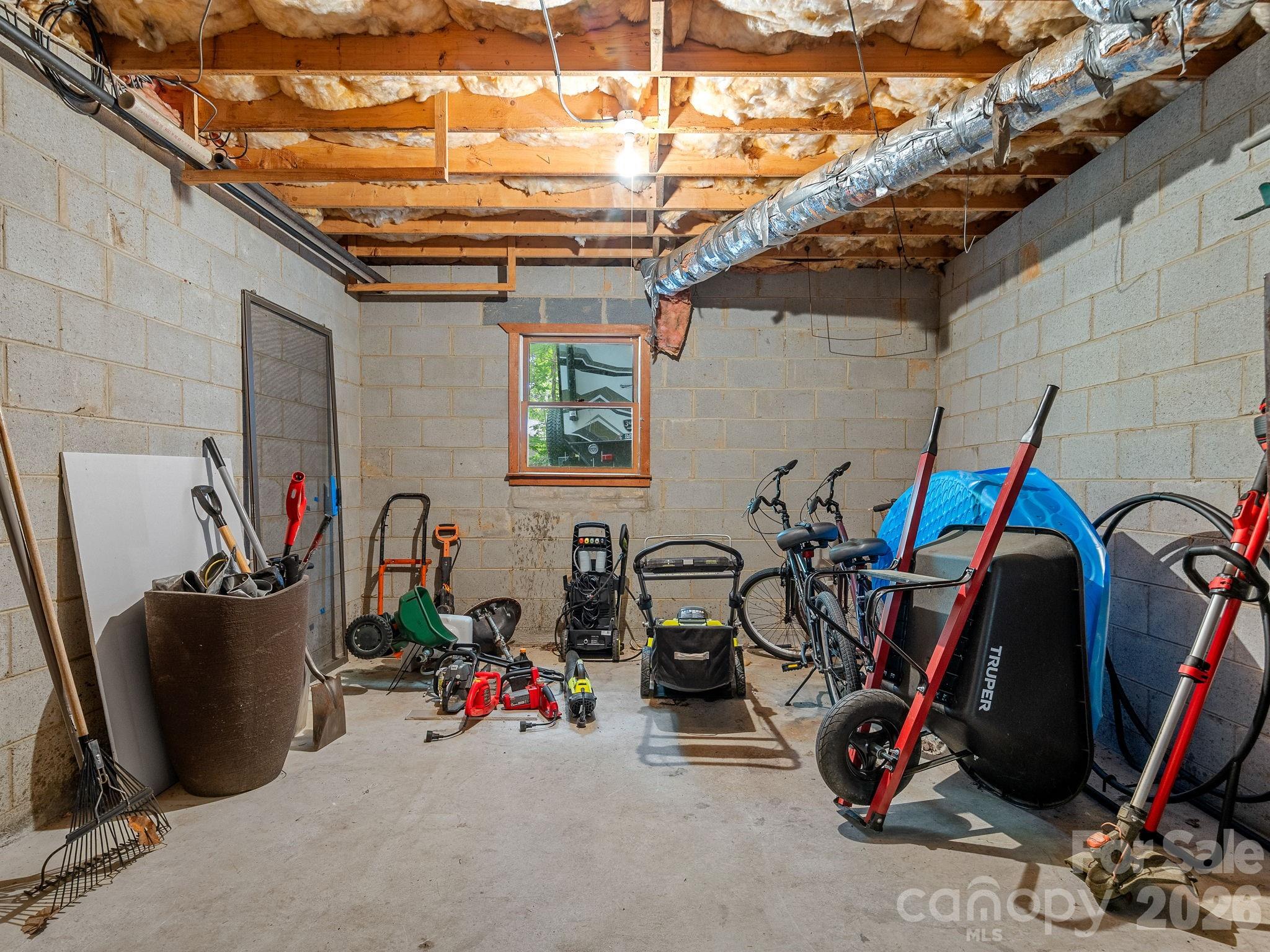 707 Dogwood Trail — Tryon