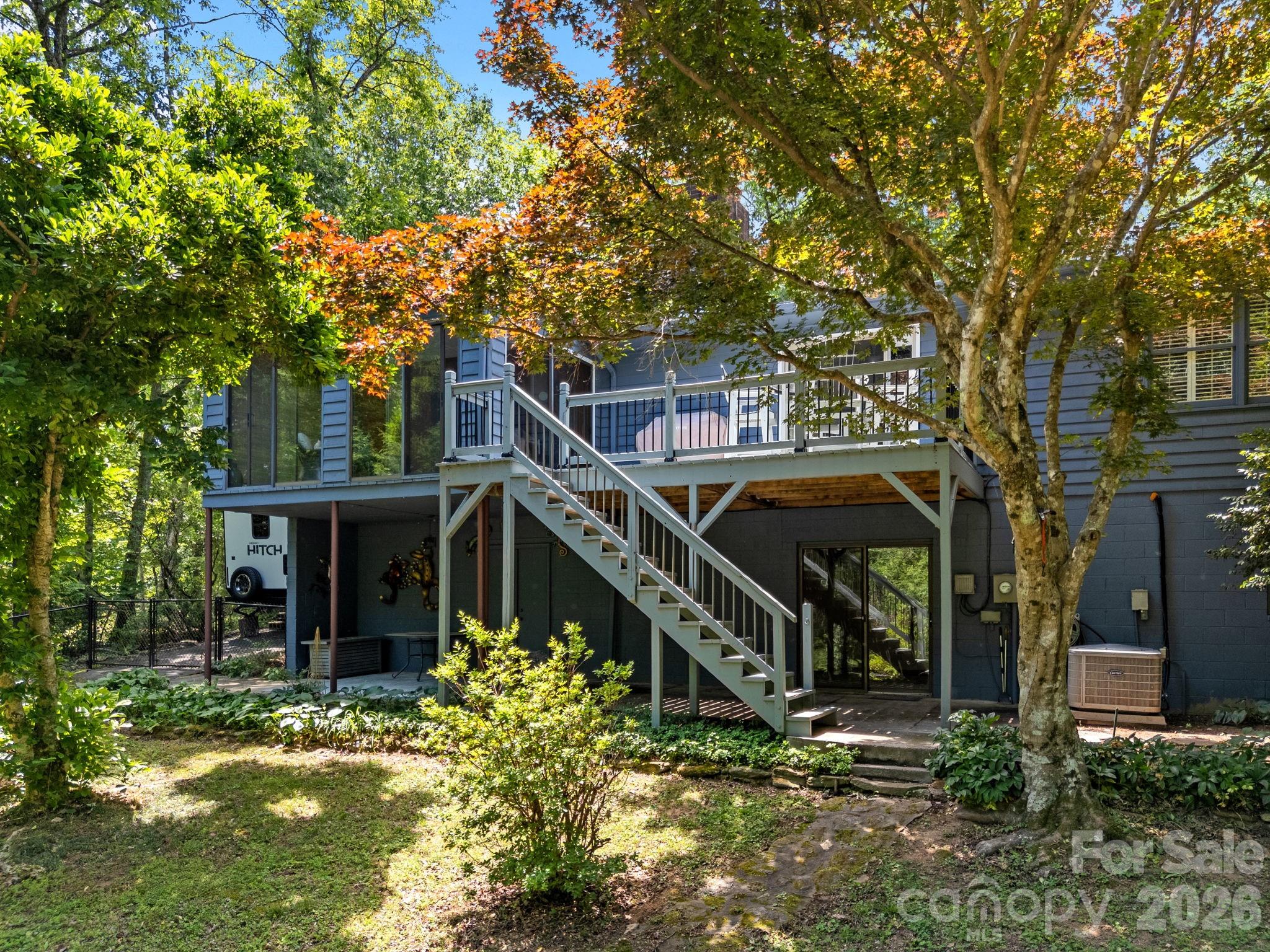 707 Dogwood Trail — Tryon