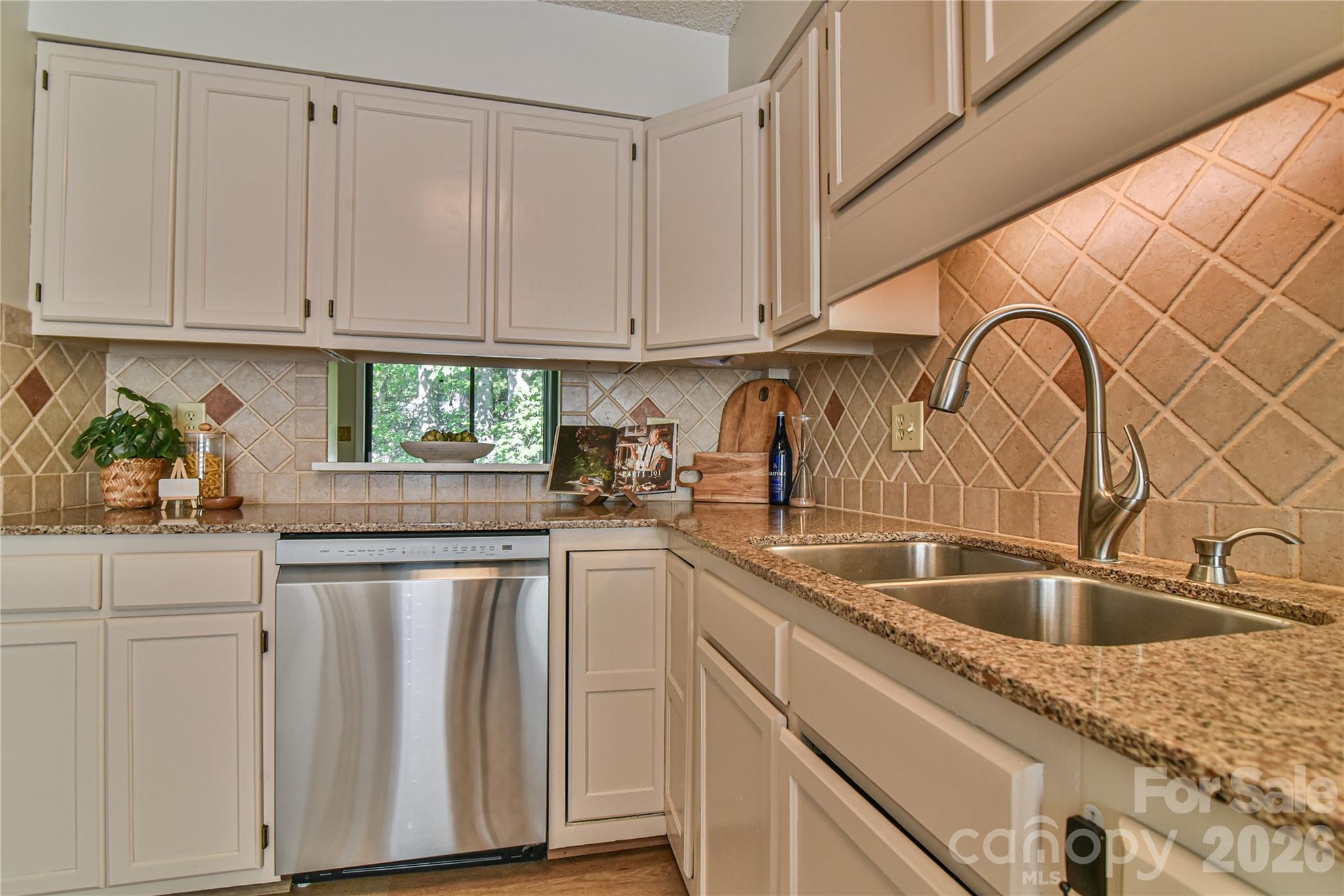 63 Hollybrook Drive — Asheville