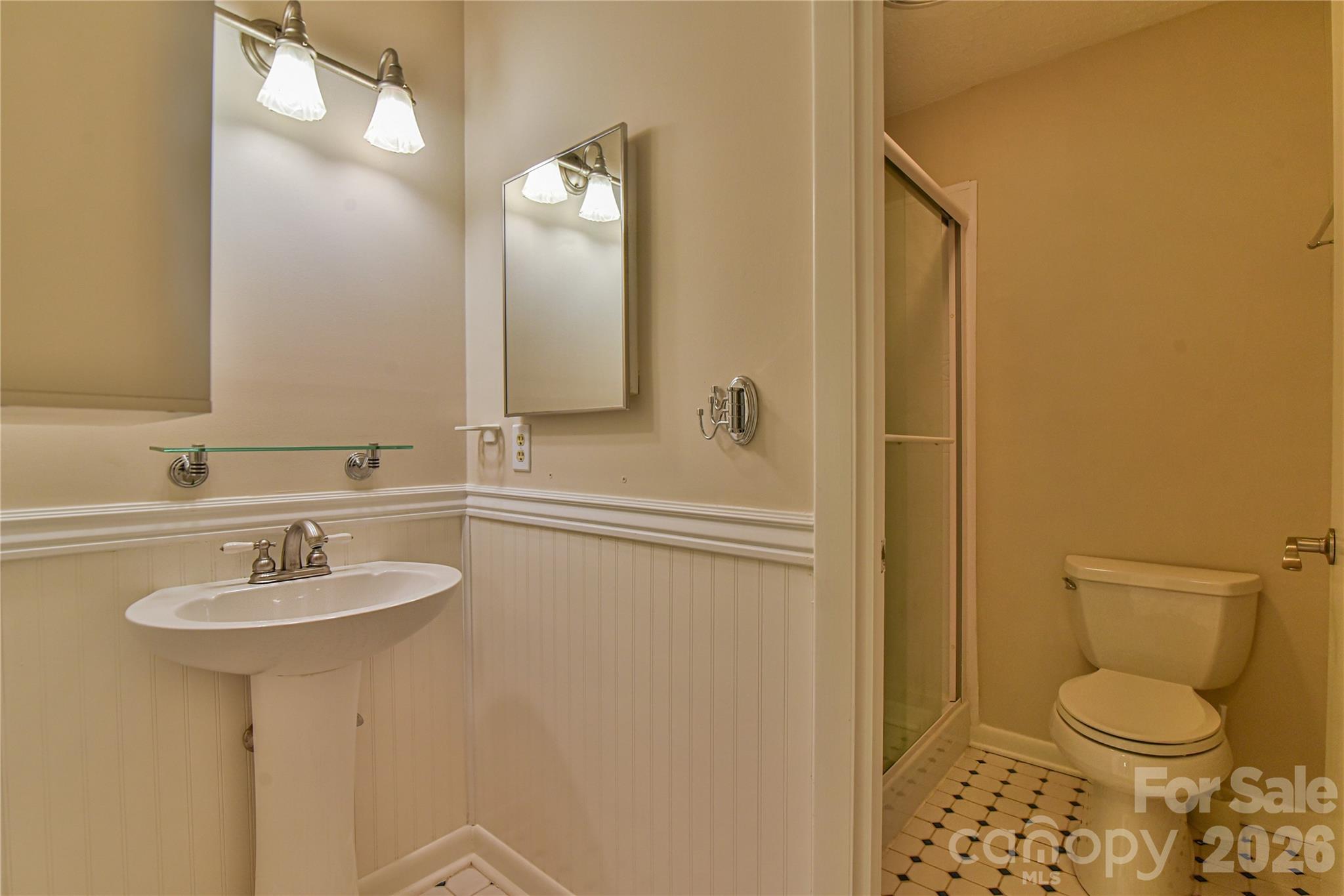 63 Hollybrook Drive — Asheville