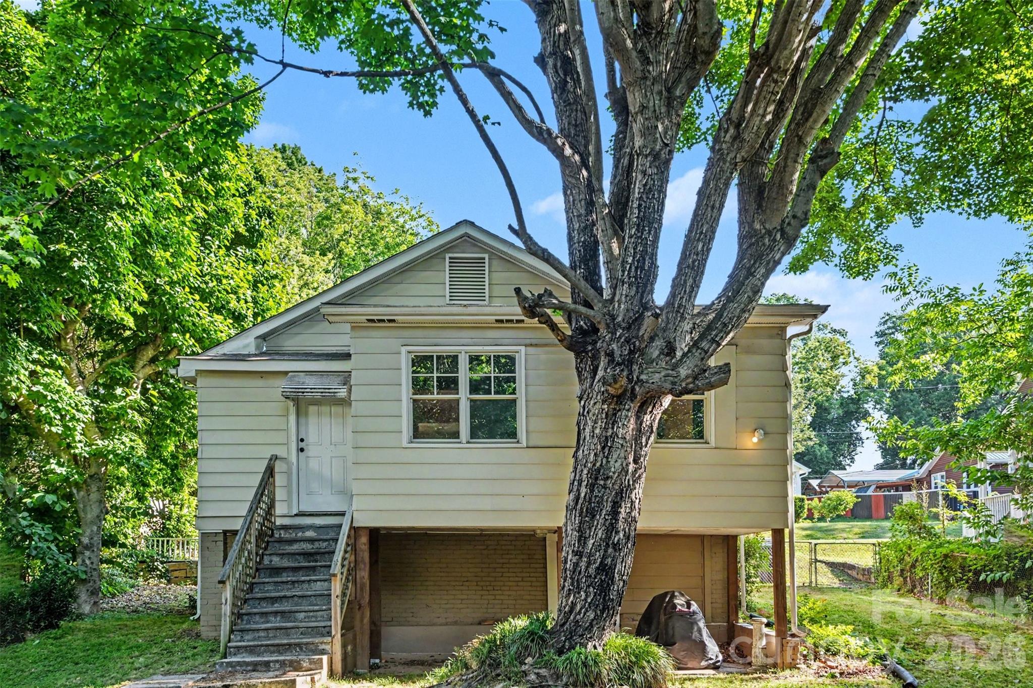 611 E 4th Avenue — Gastonia