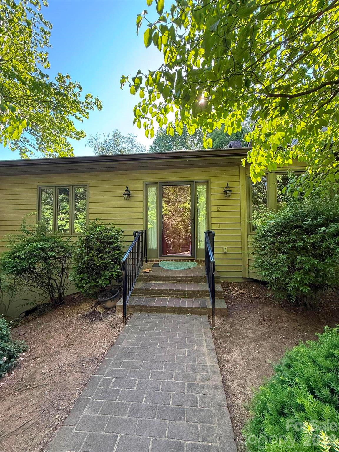 2 Hunting Country Trail — Tryon
