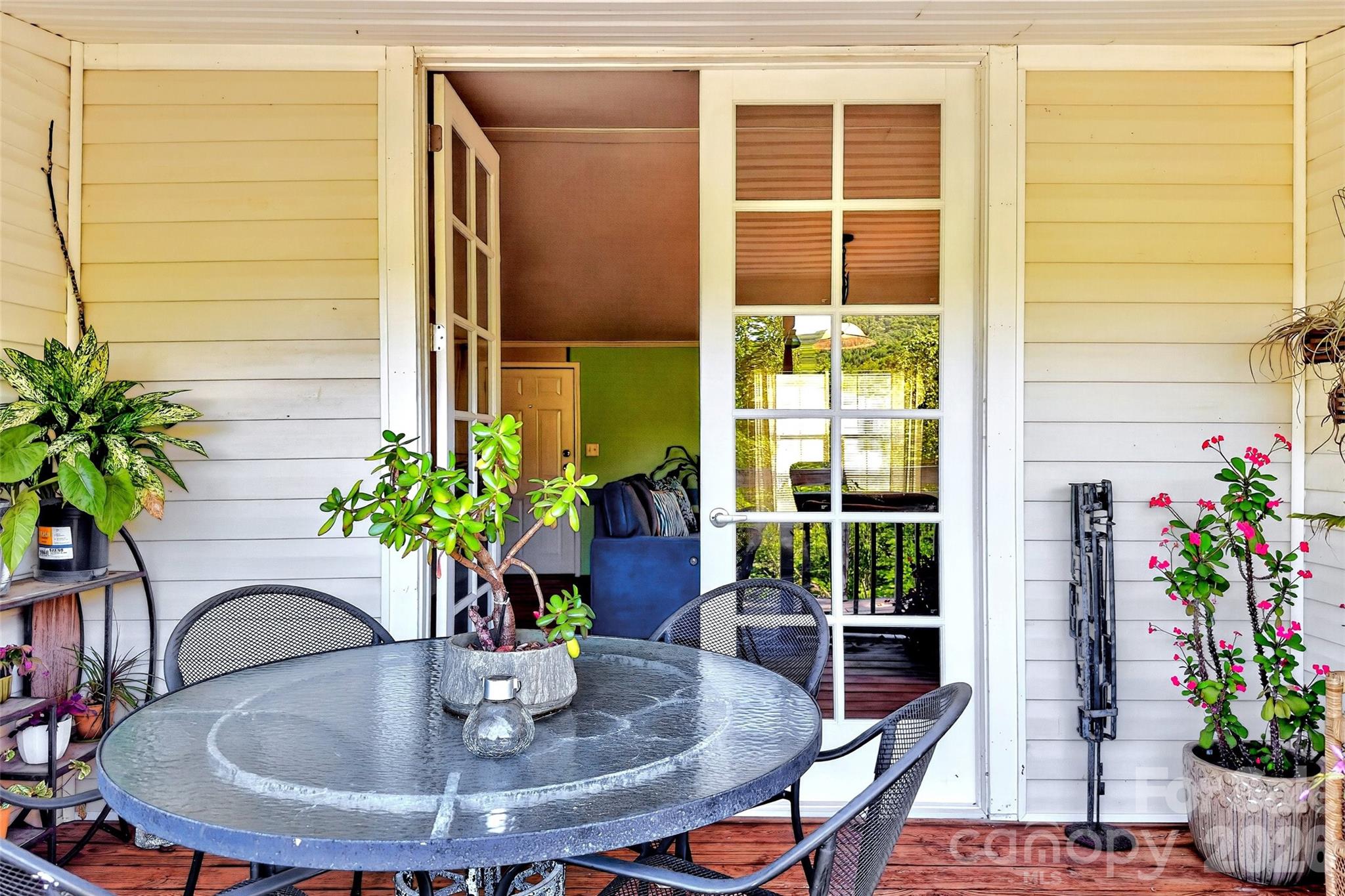 298 Wolf Crossing — Bakersville