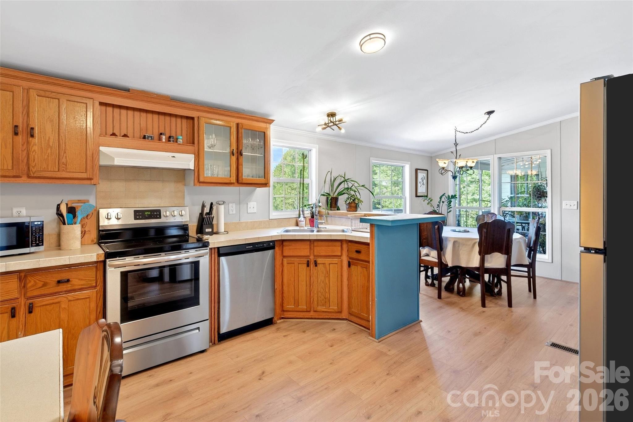 298 Wolf Crossing — Bakersville