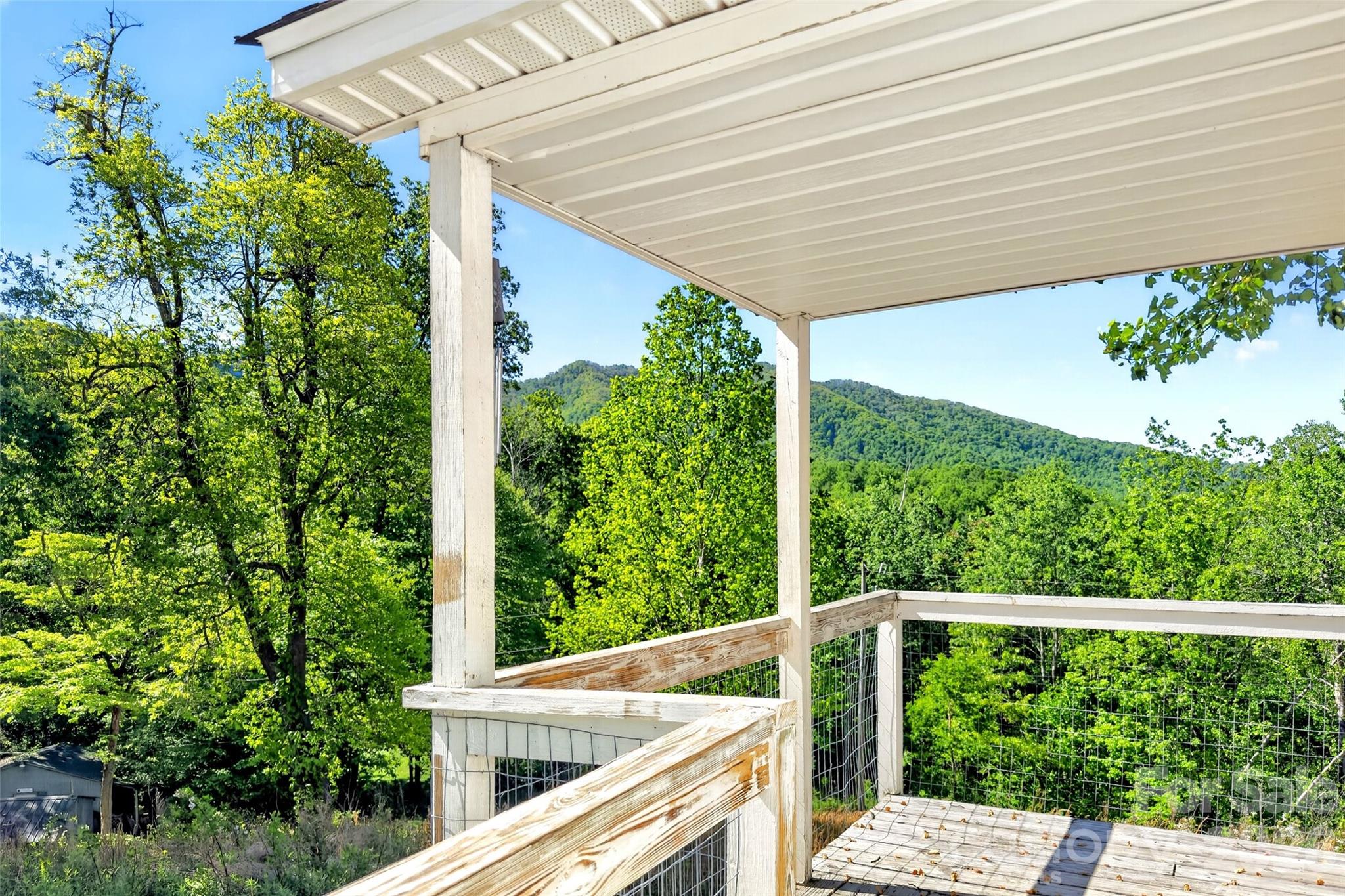 298 Wolf Crossing — Bakersville