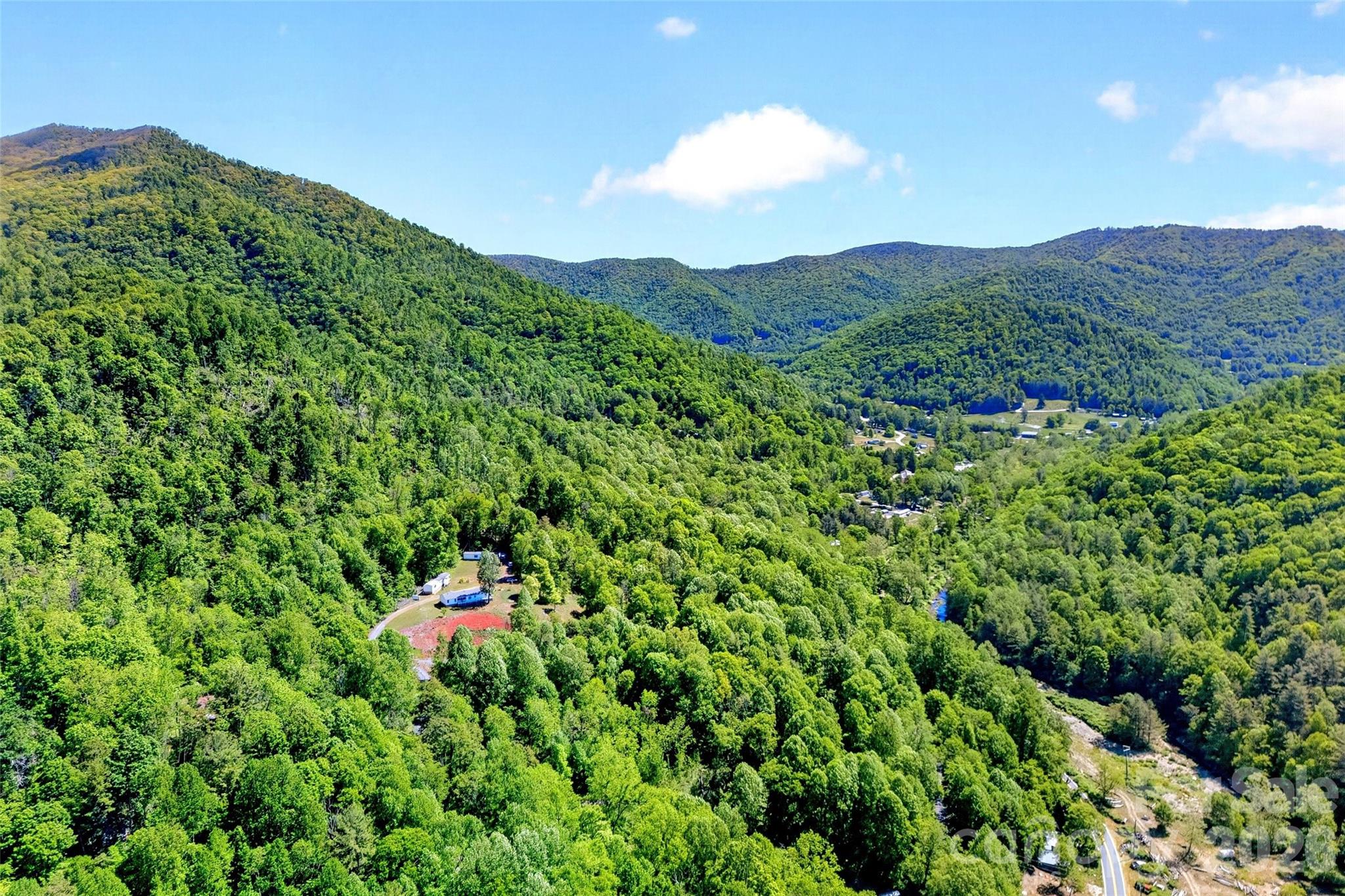 298 Wolf Crossing — Bakersville