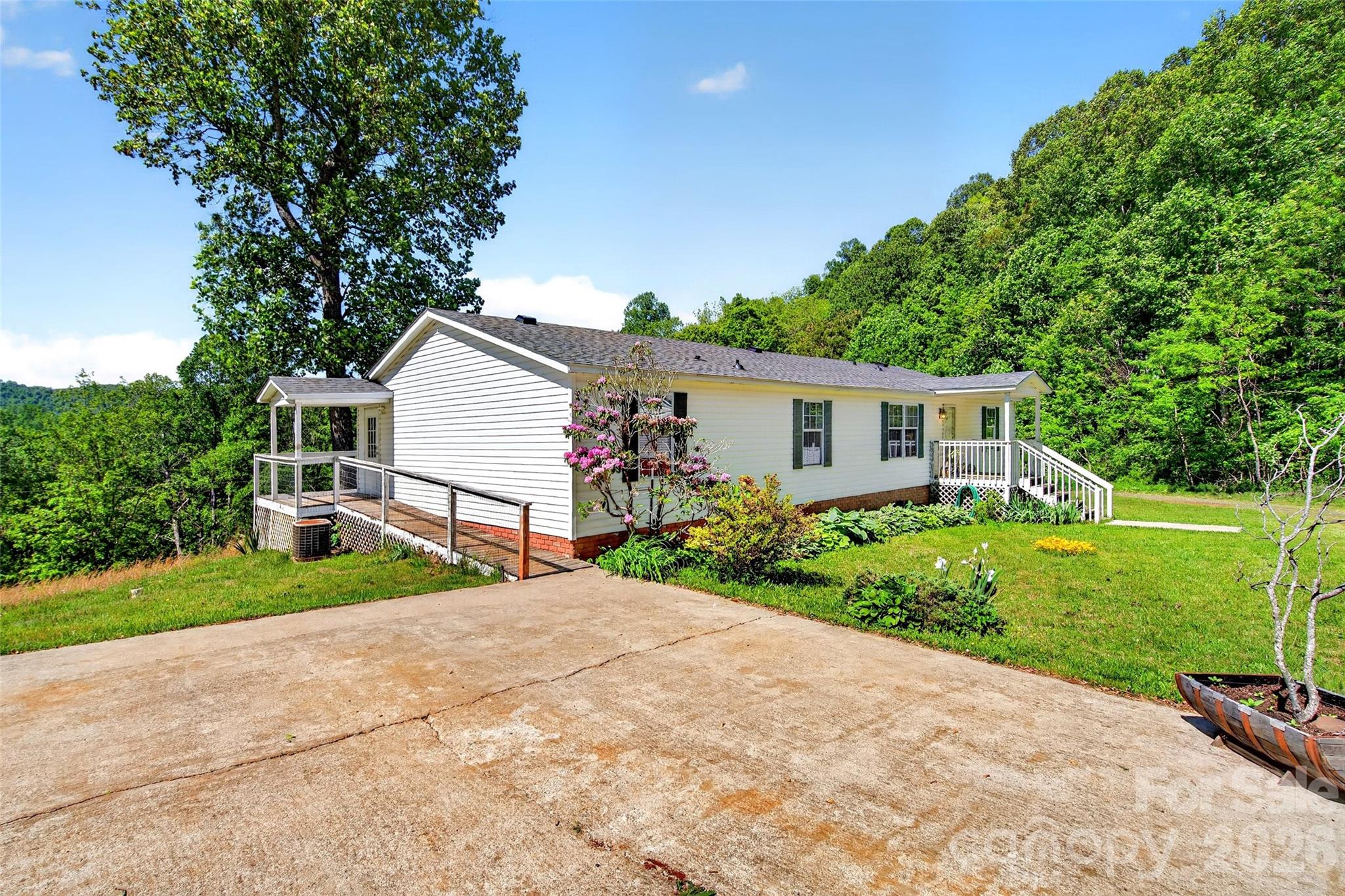 298 Wolf Crossing — Bakersville