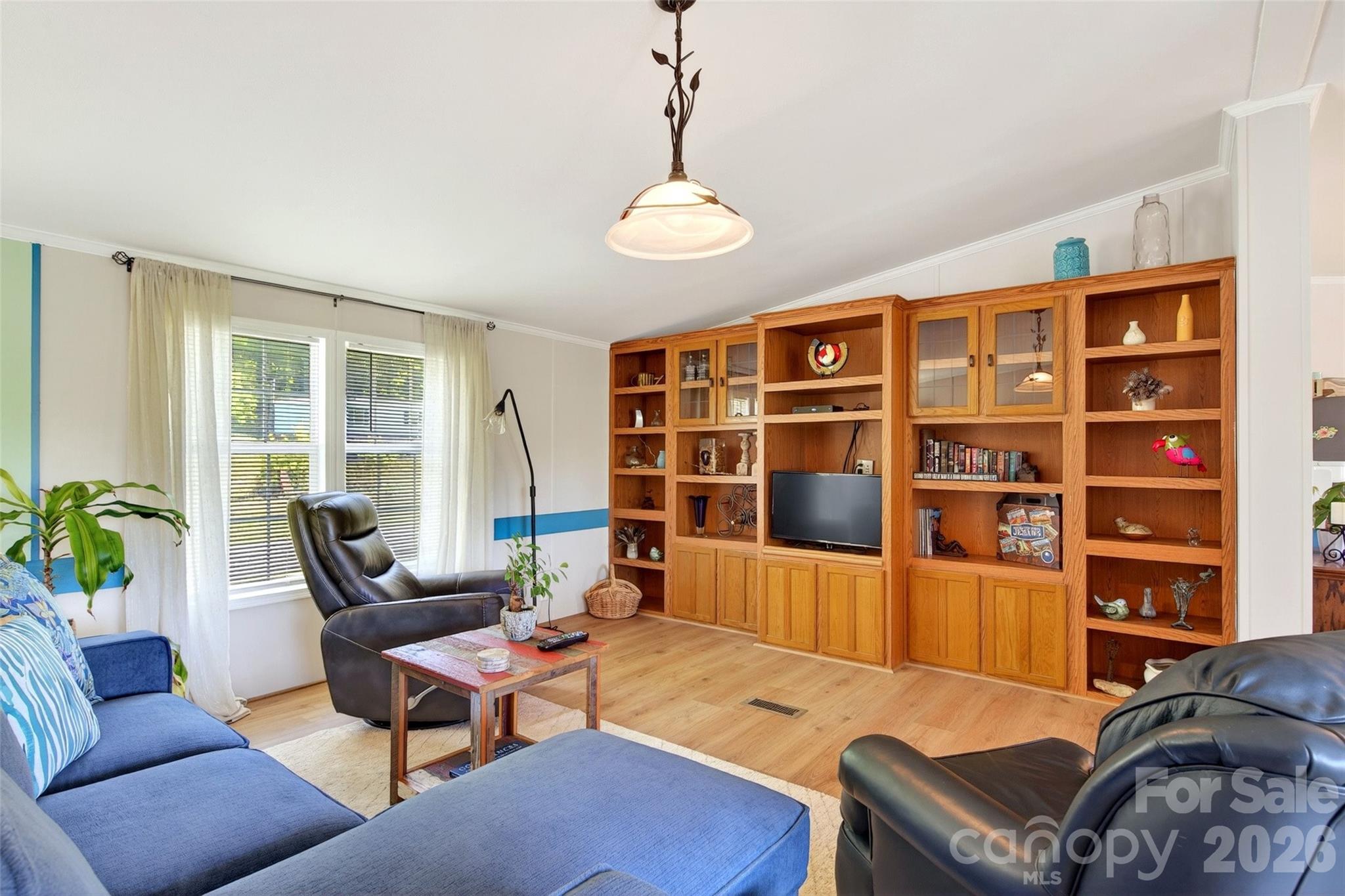 298 Wolf Crossing — Bakersville