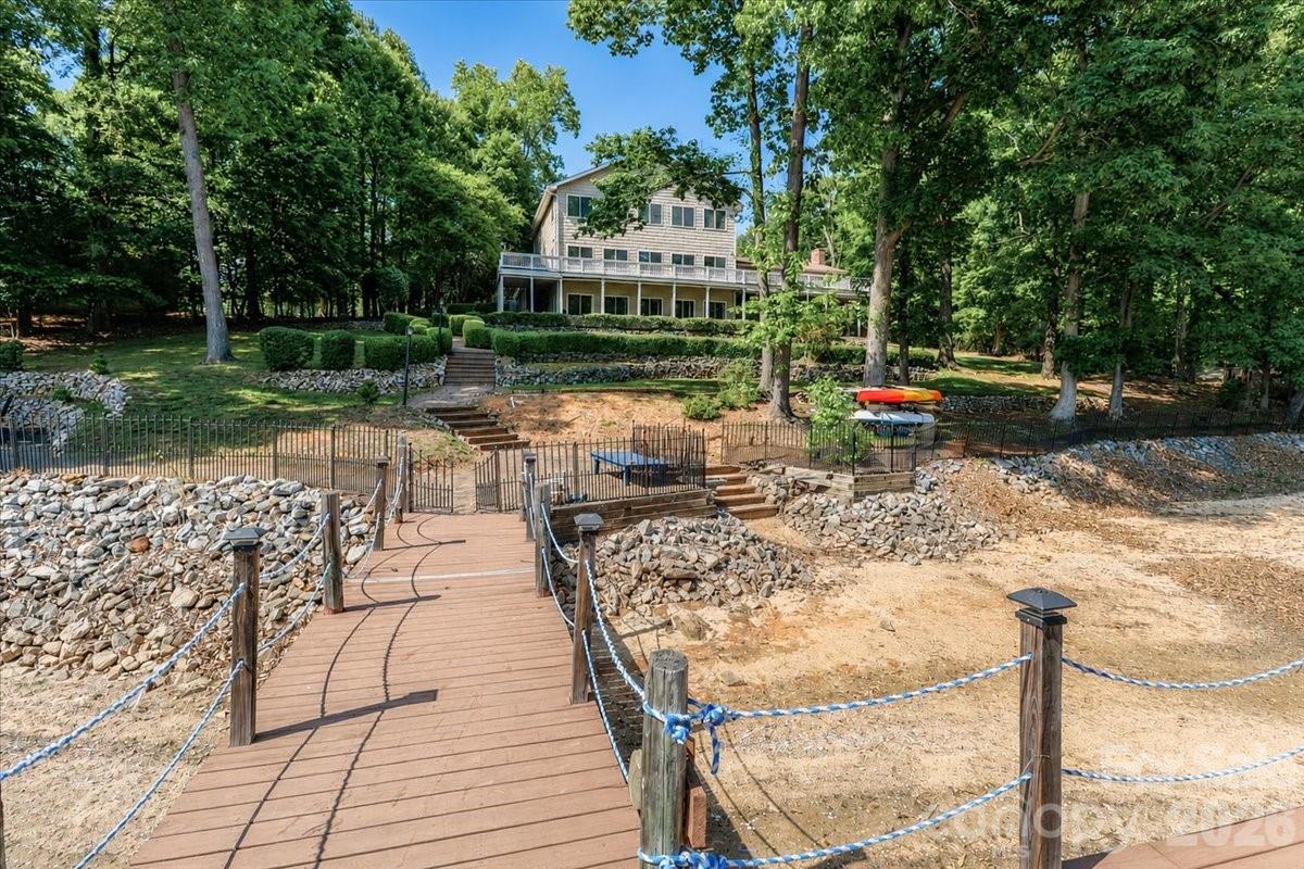 113 Tinker Place — Troutman