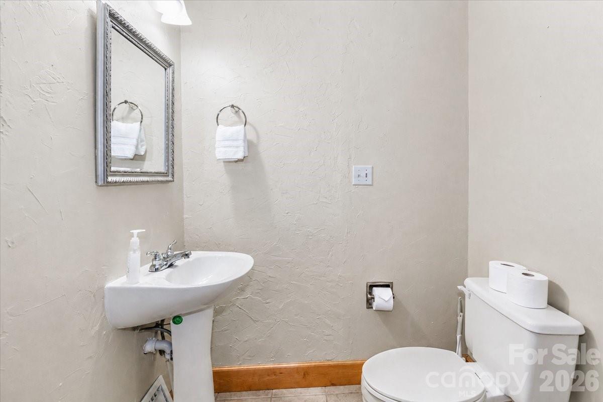 113 Tinker Place — Troutman