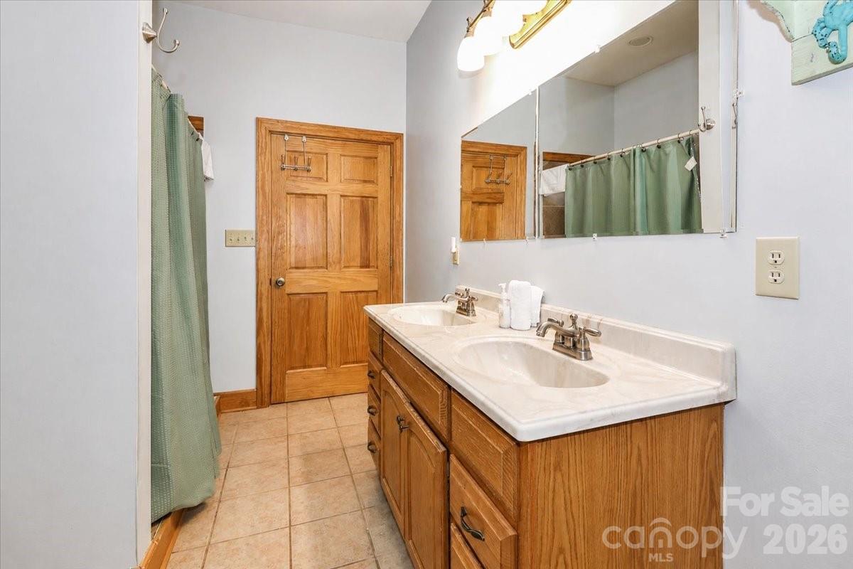 113 Tinker Place — Troutman