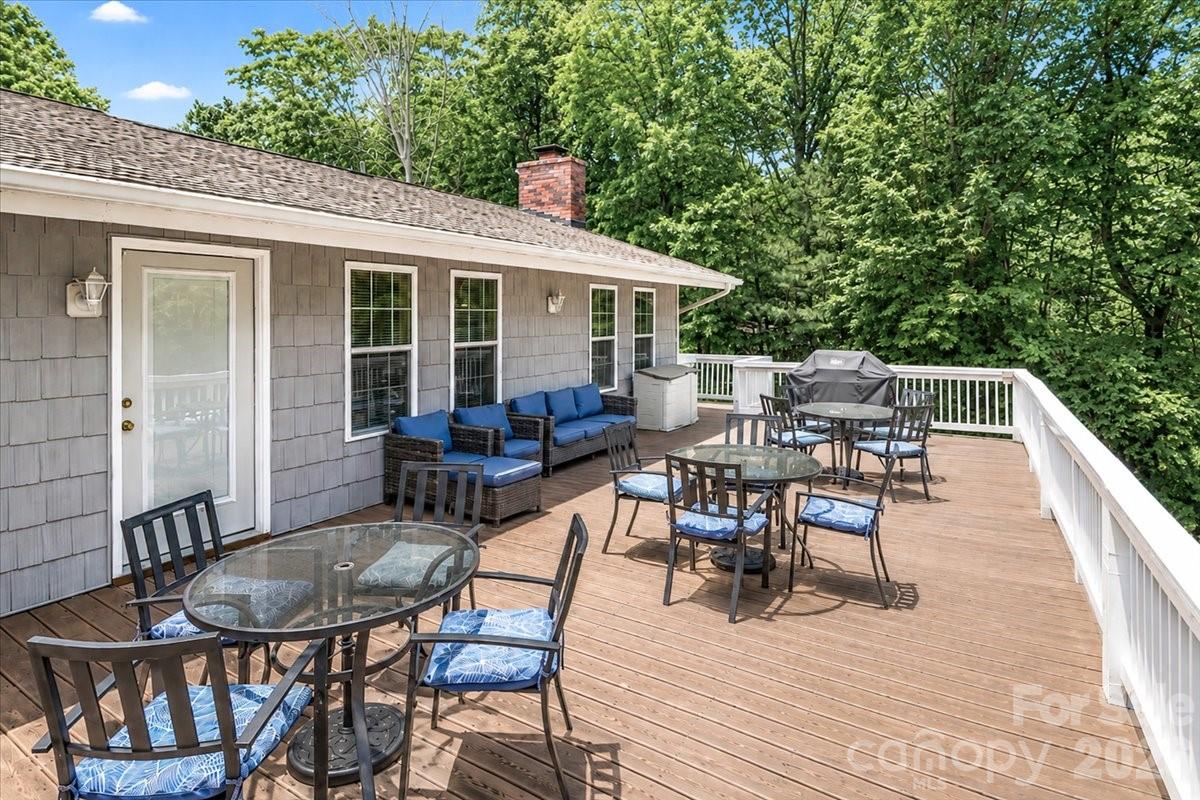 113 Tinker Place — Troutman
