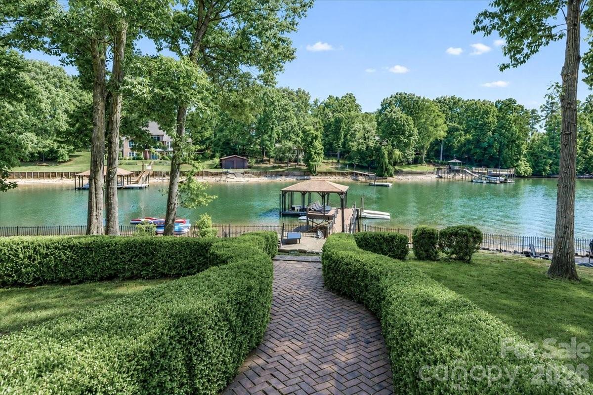 113 Tinker Place — Troutman