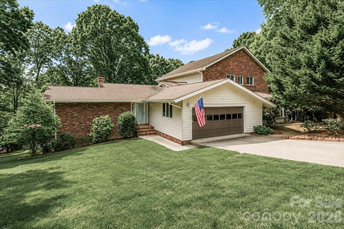 113 Tinker Place — Troutman
