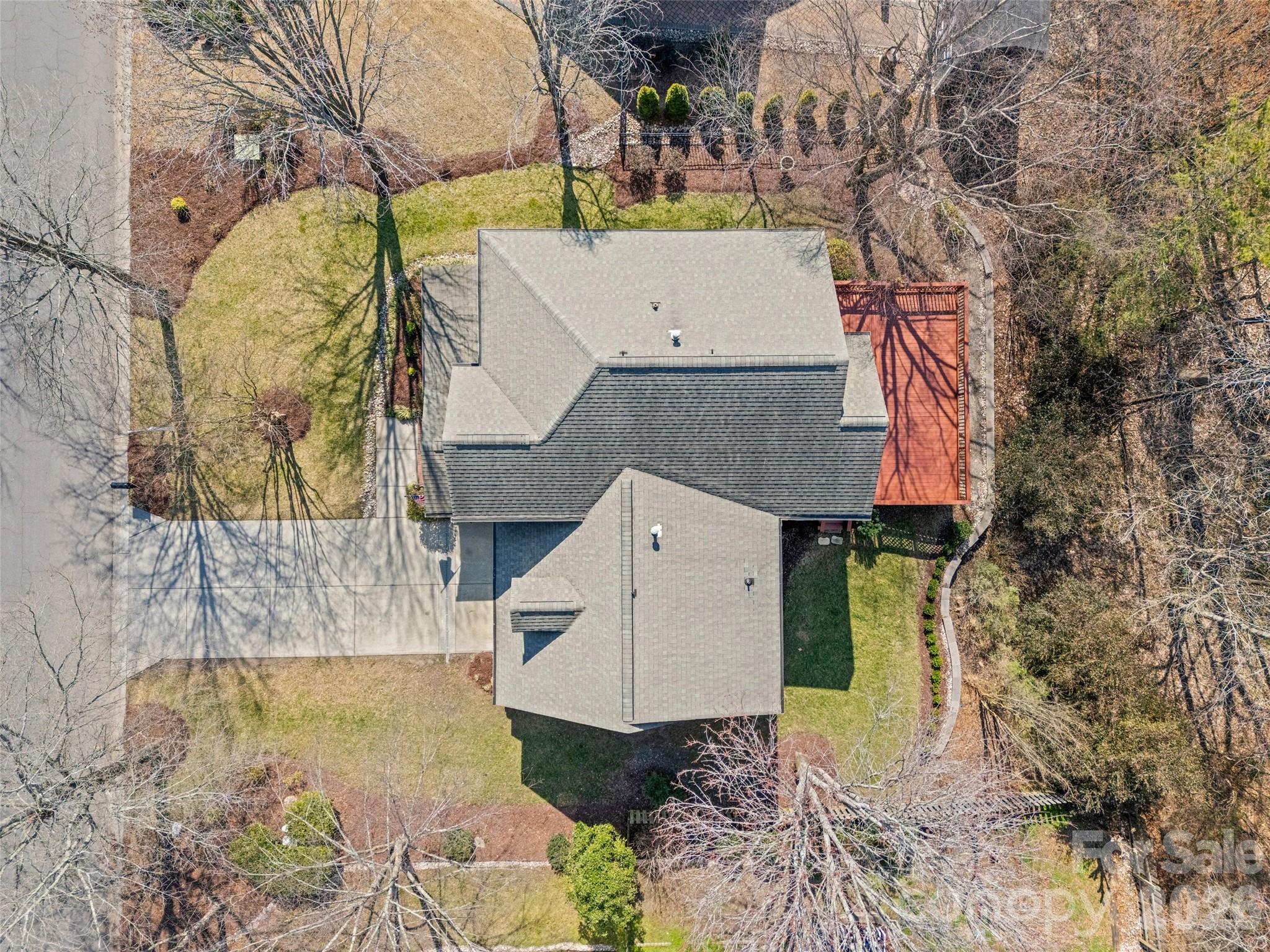 1039 Hunters Run Drive — Tega Cay
