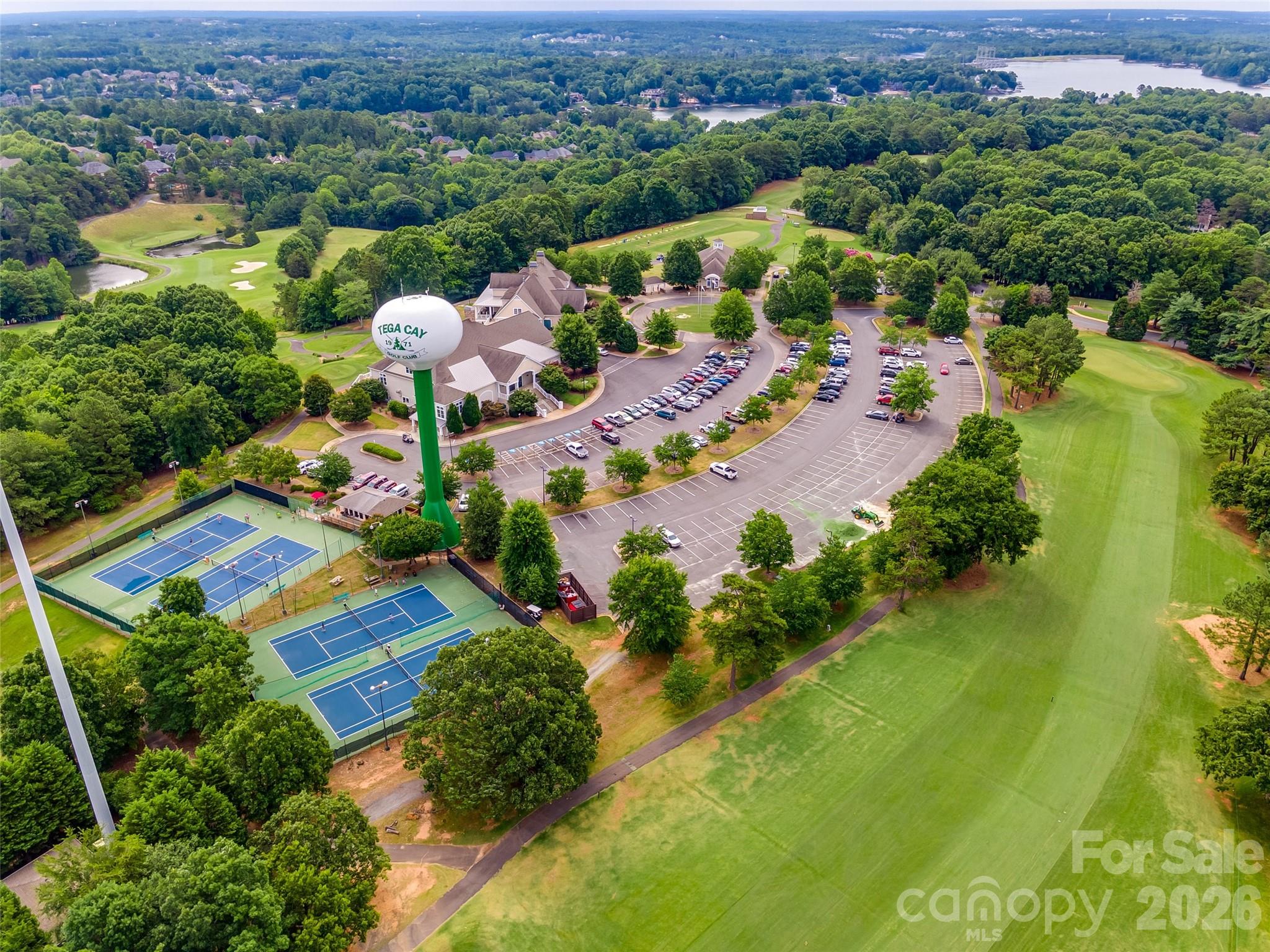 1039 Hunters Run Drive — Tega Cay