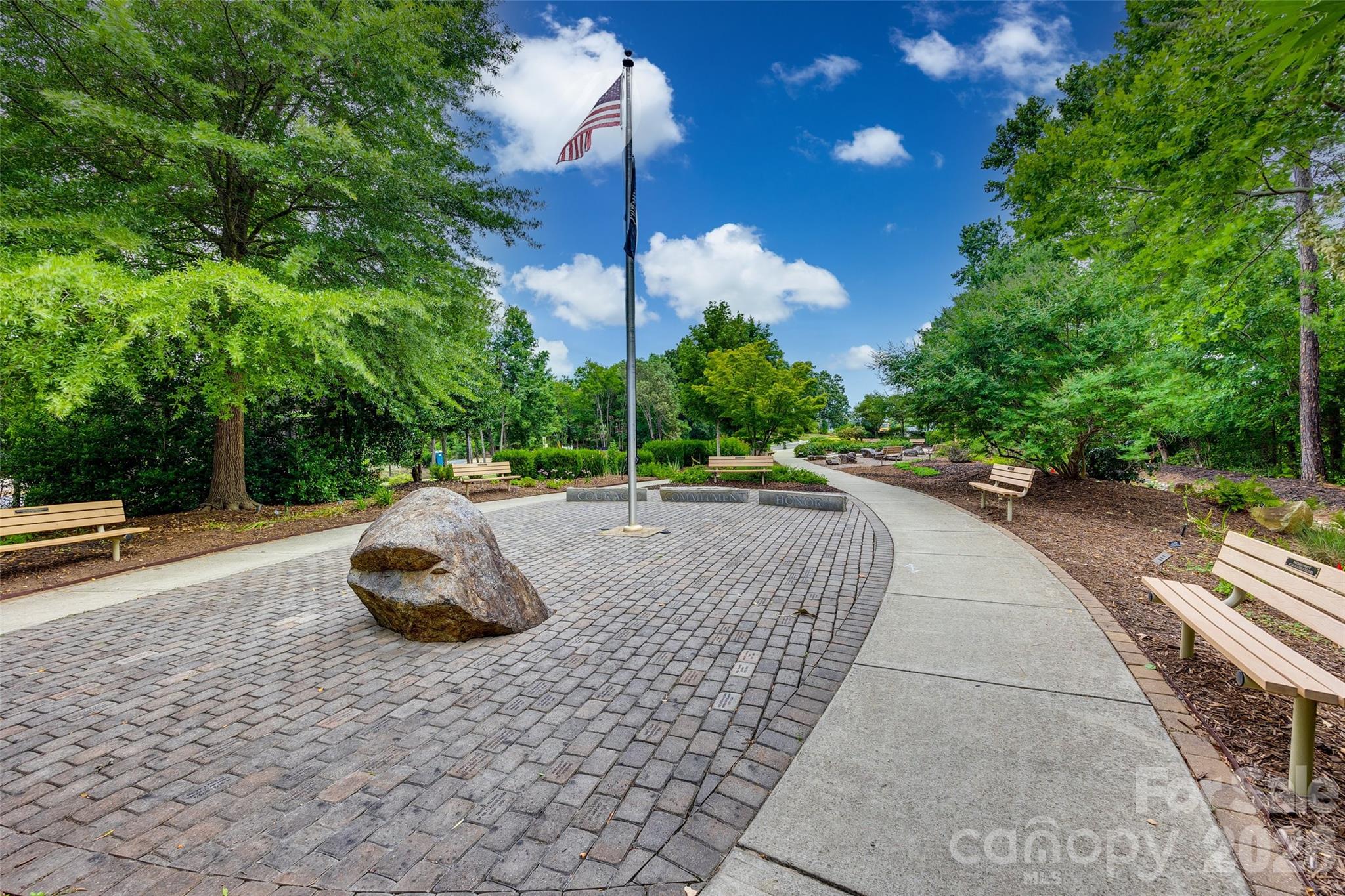 1039 Hunters Run Drive — Tega Cay