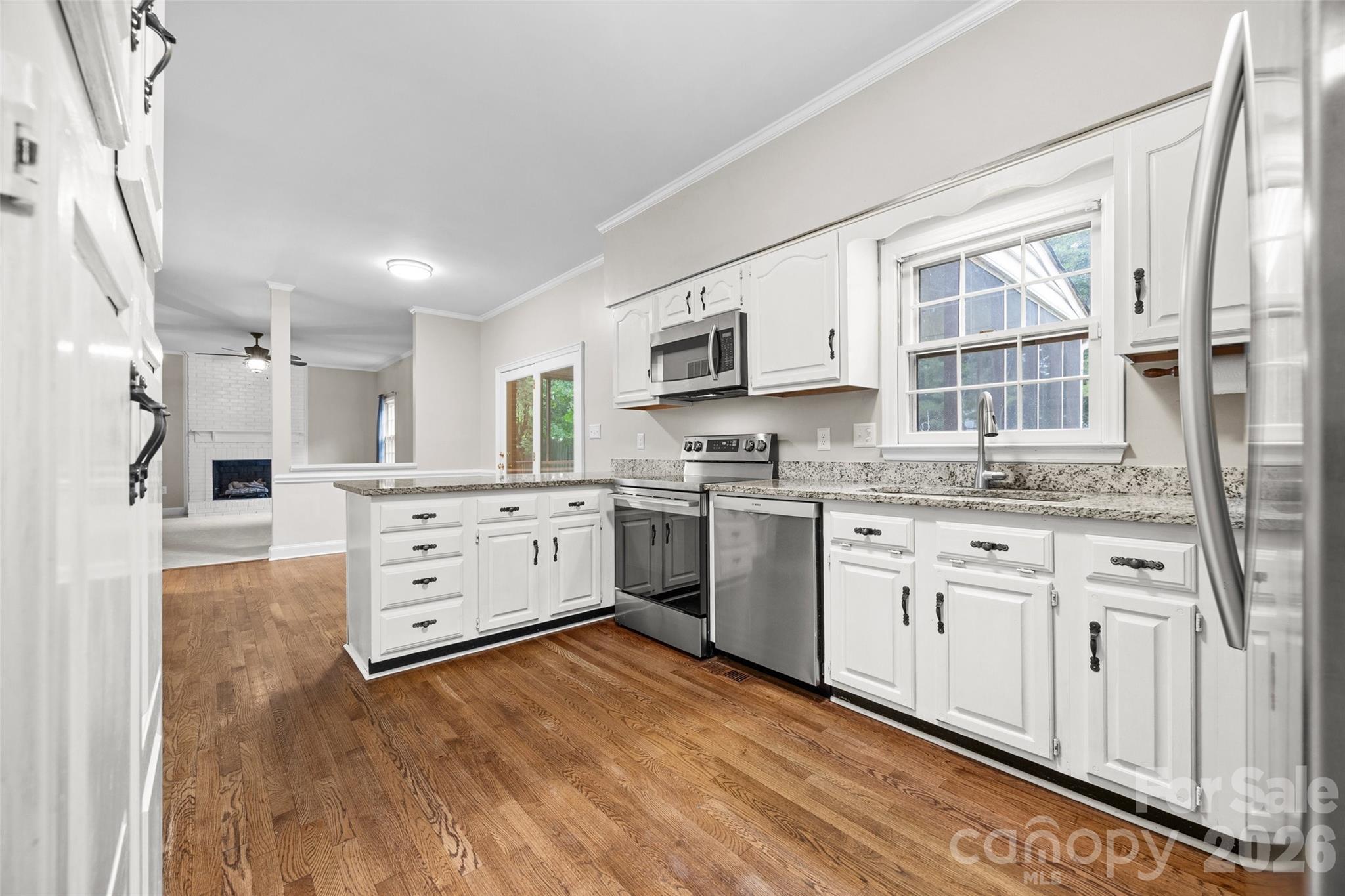 2115 E Providence Drive — Charlotte