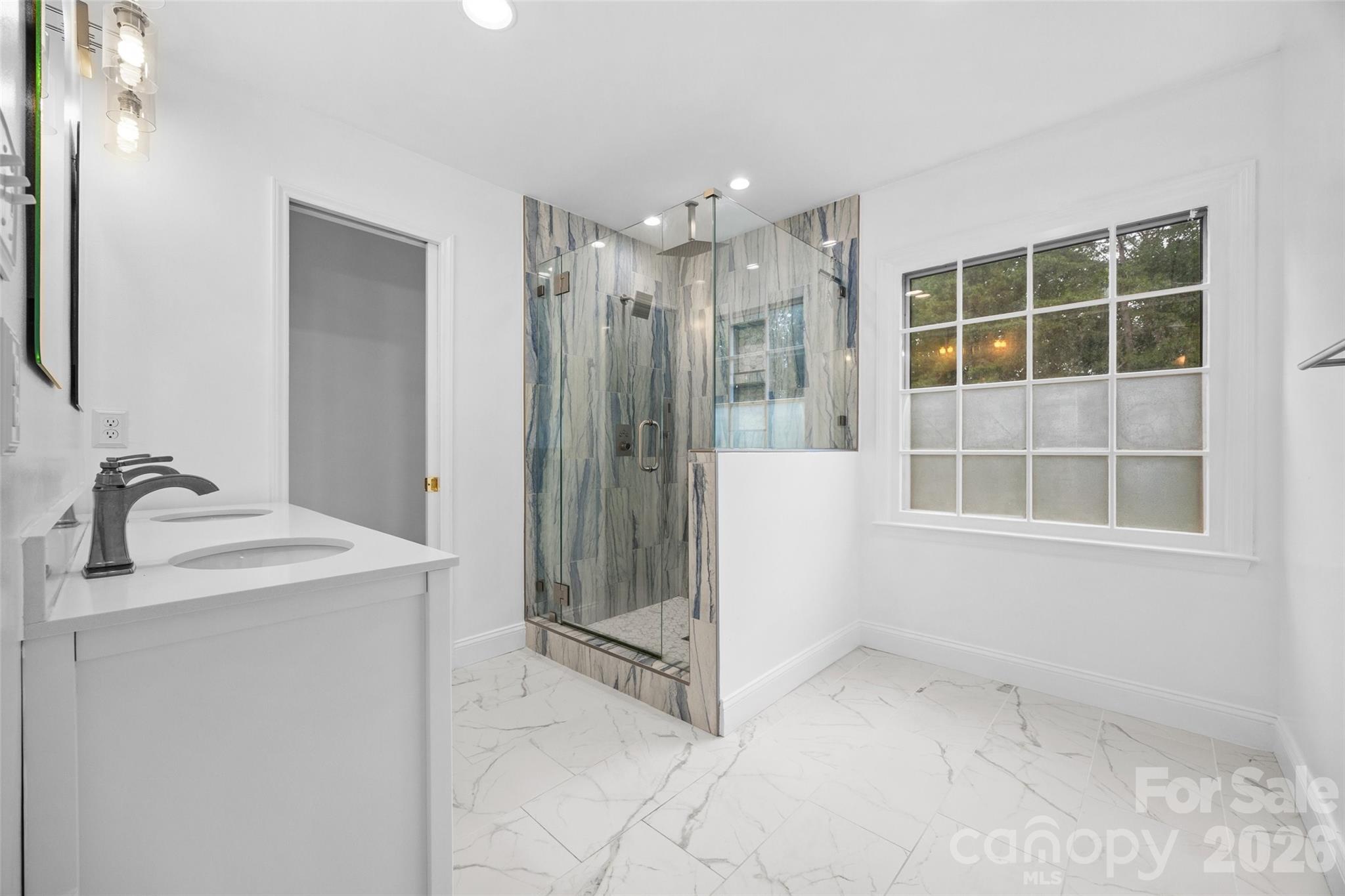 2115 E Providence Drive — Charlotte
