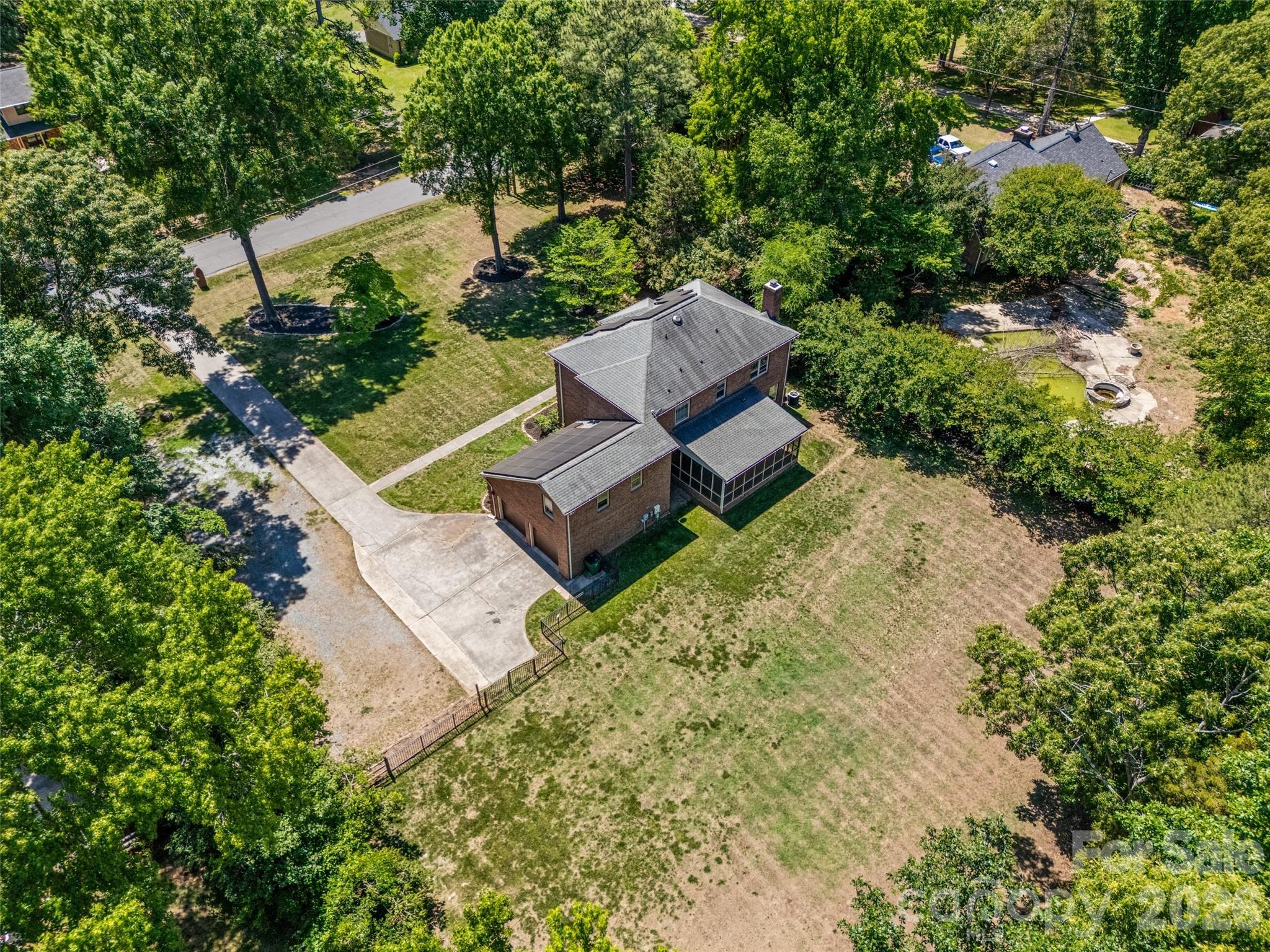 2115 E Providence Drive — Charlotte