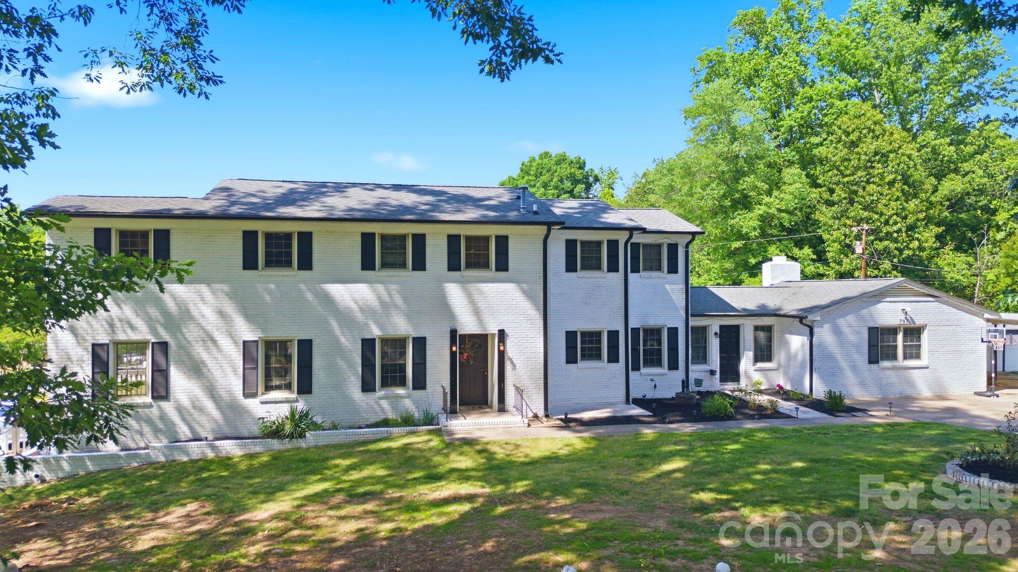 701 E Iowa Avenue — Bessemer City