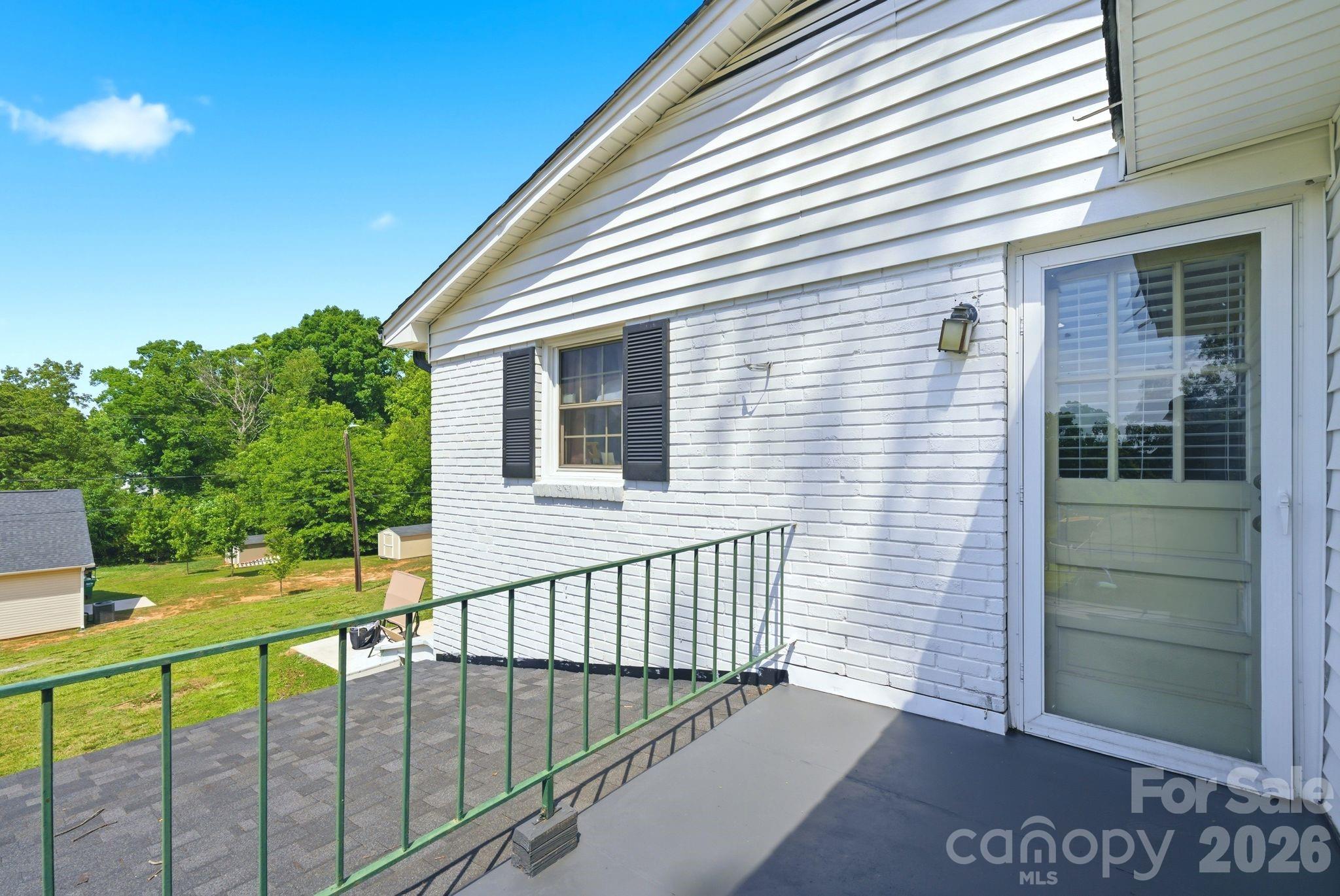 701 E Iowa Avenue — Bessemer City