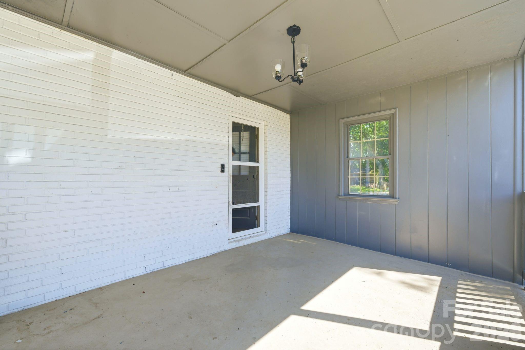 701 E Iowa Avenue — Bessemer City