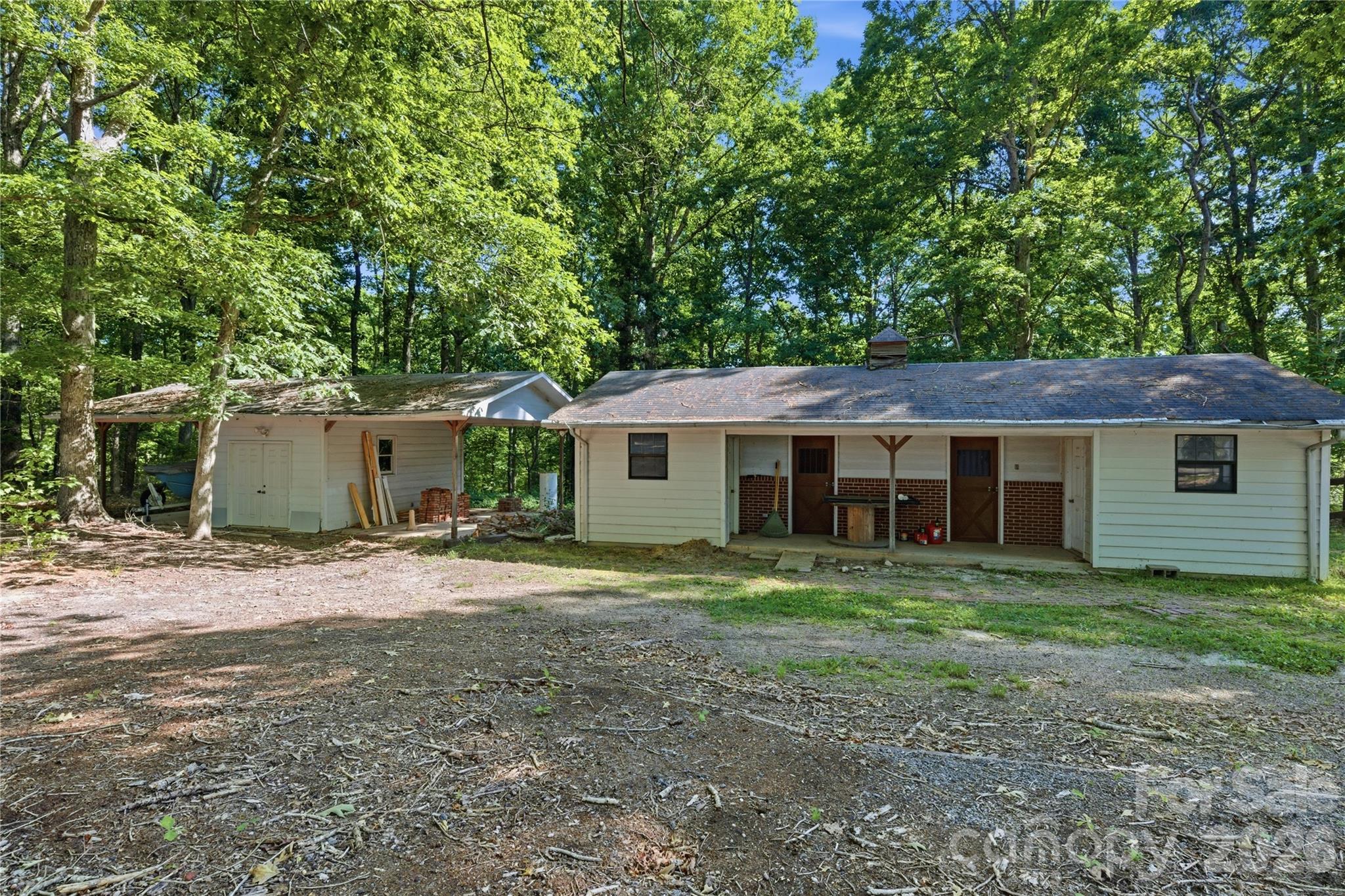 4411 US 221 Highway — Forest City