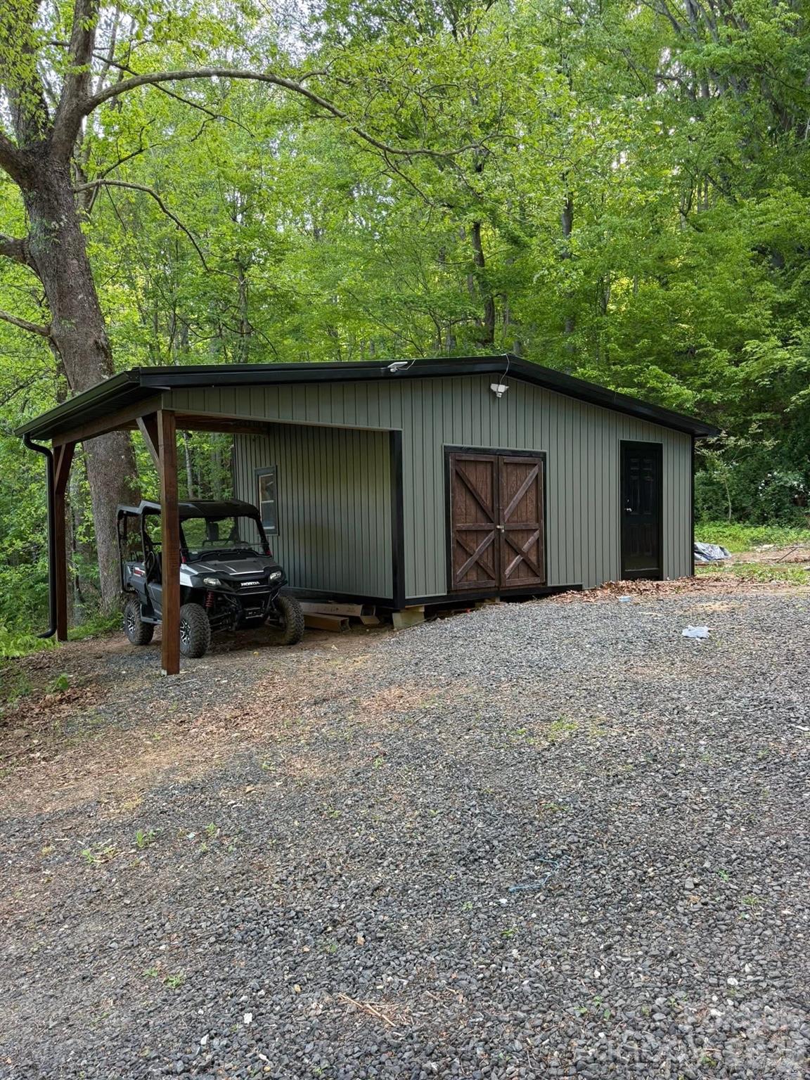 71 Ledford Ridge Lane — Bakersville
