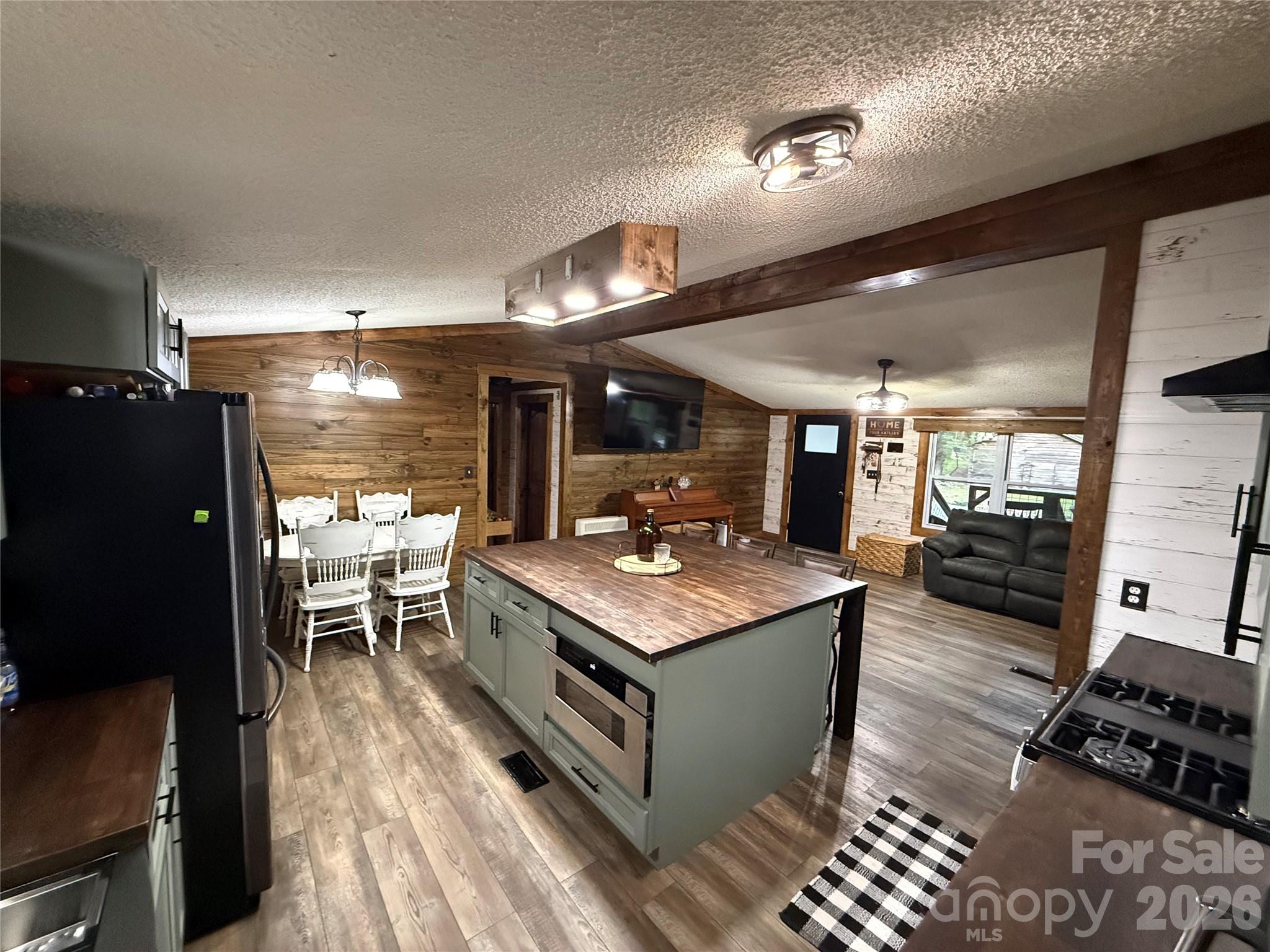 71 Ledford Ridge Lane — Bakersville