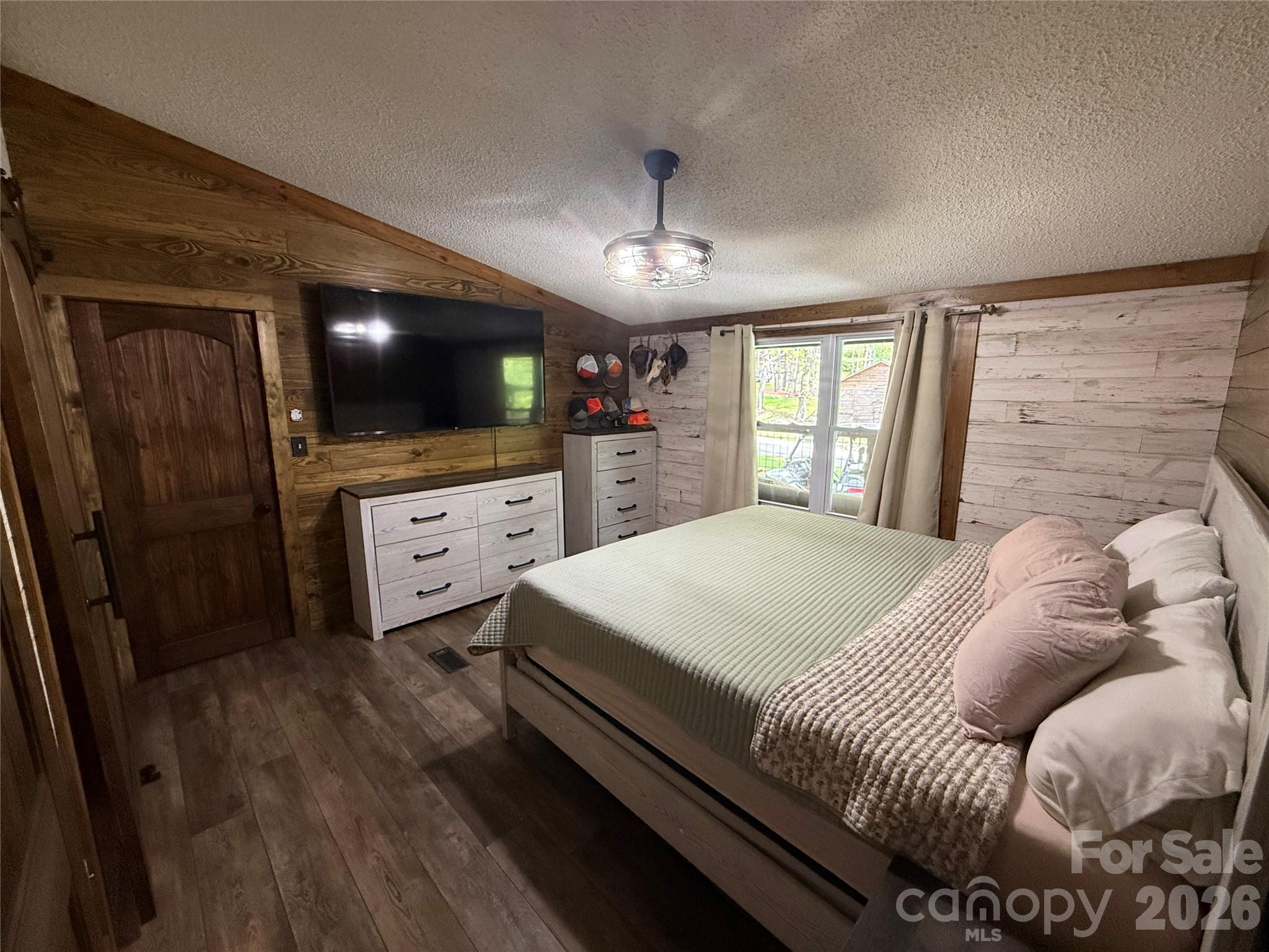 71 Ledford Ridge Lane — Bakersville