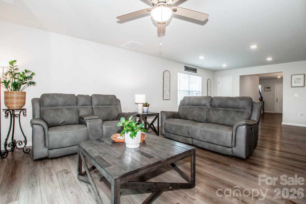 5189 Duck Lane — Catawba