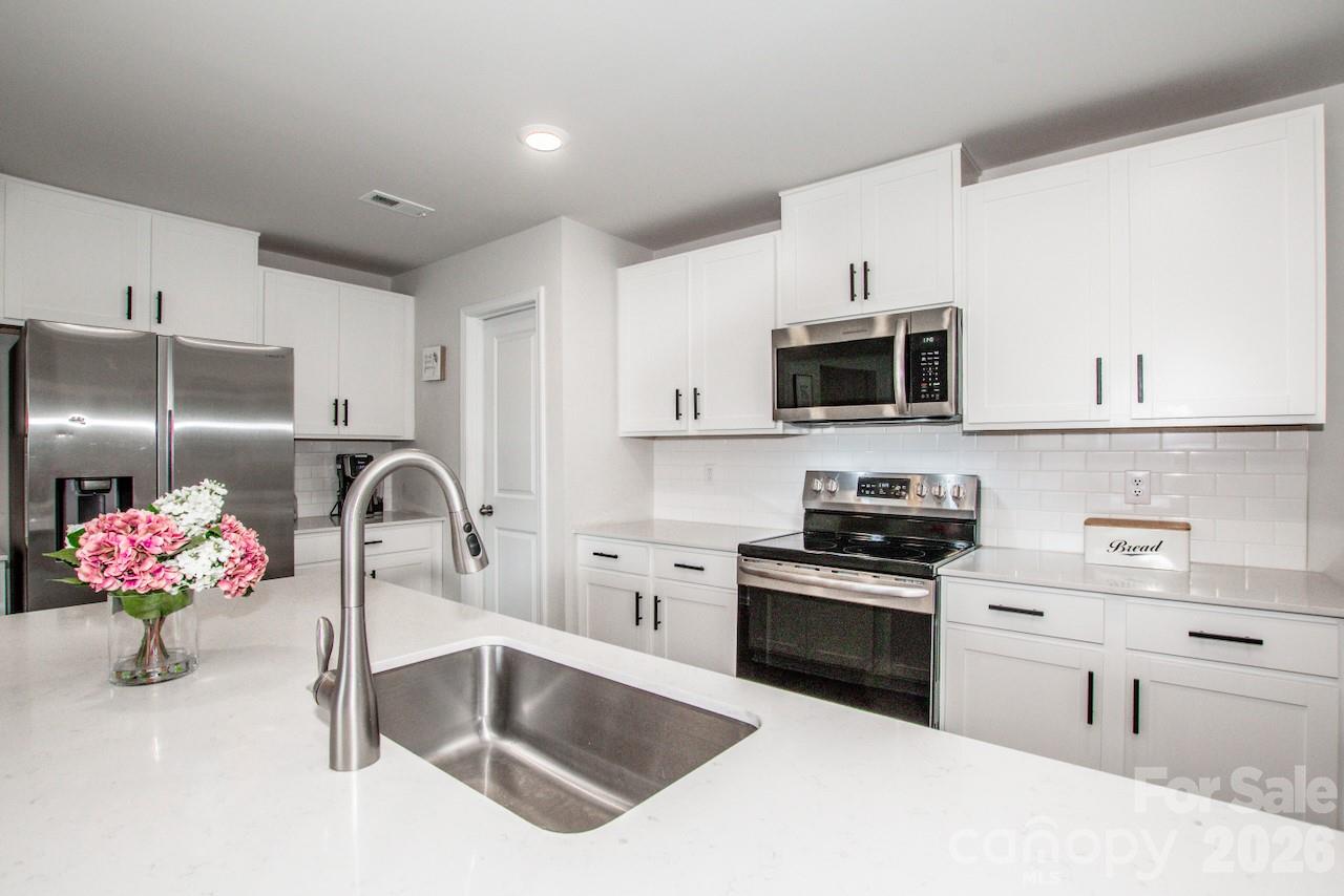 5189 Duck Lane — Catawba