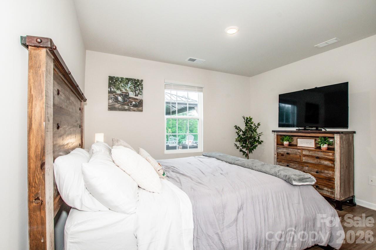 5189 Duck Lane — Catawba
