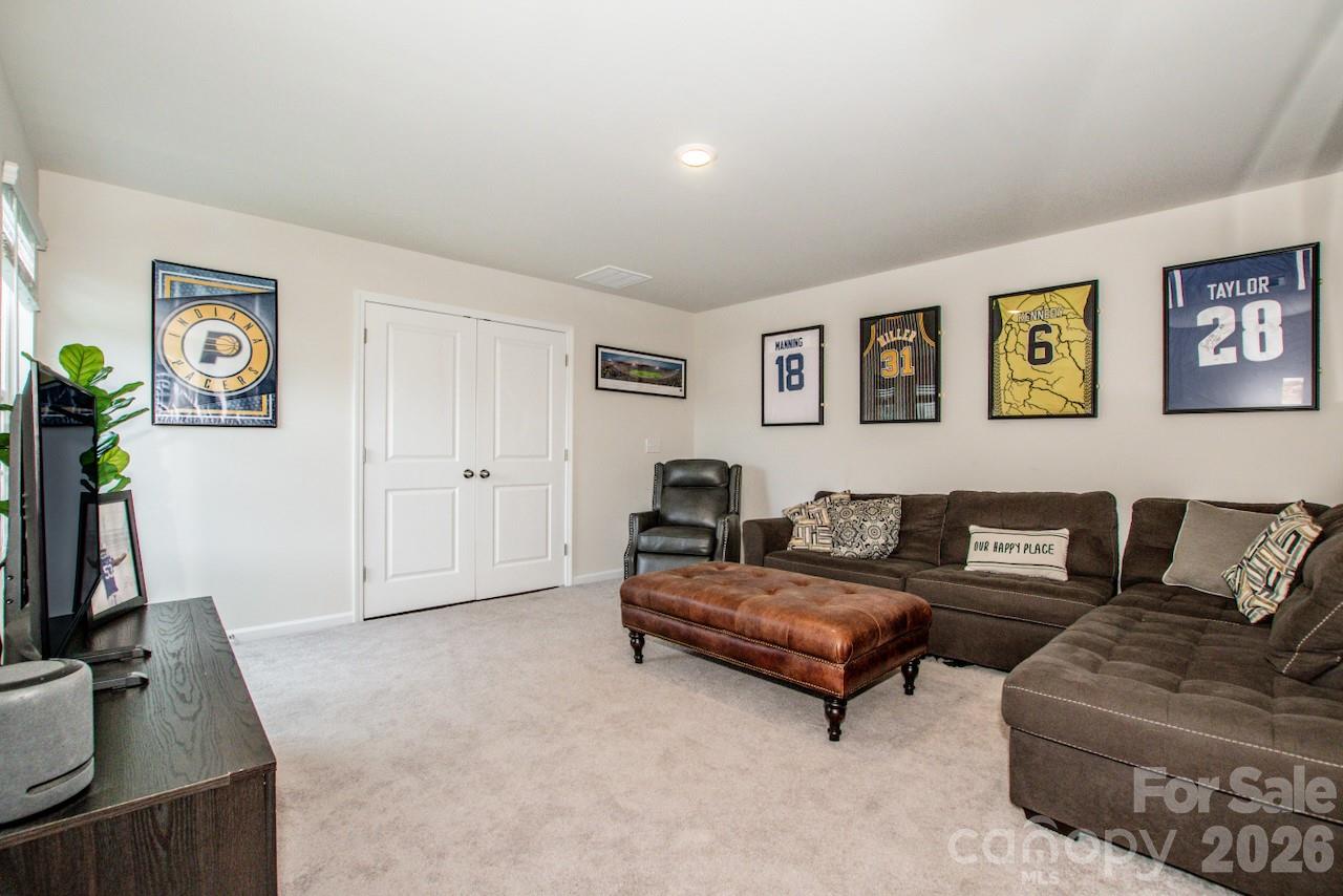 5189 Duck Lane — Catawba