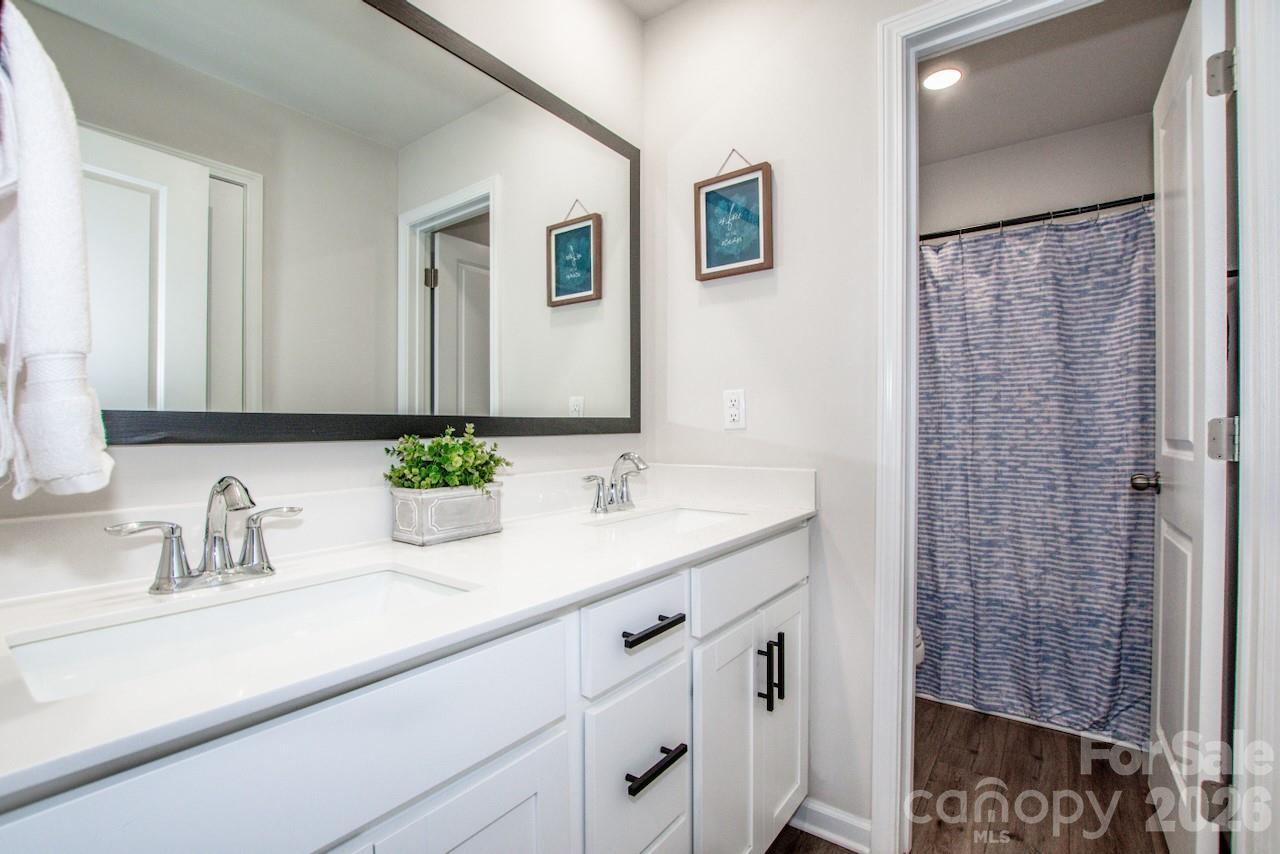5189 Duck Lane — Catawba