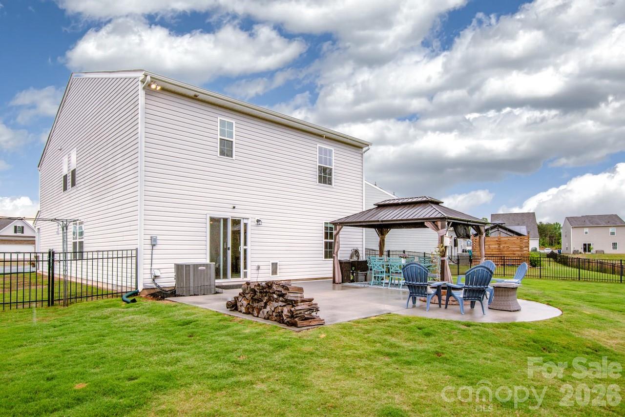 5189 Duck Lane — Catawba