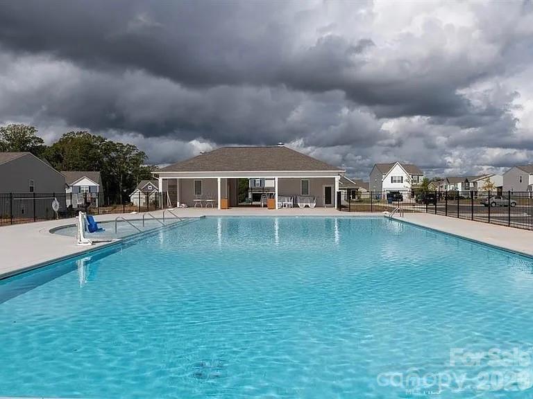 5189 Duck Lane — Catawba