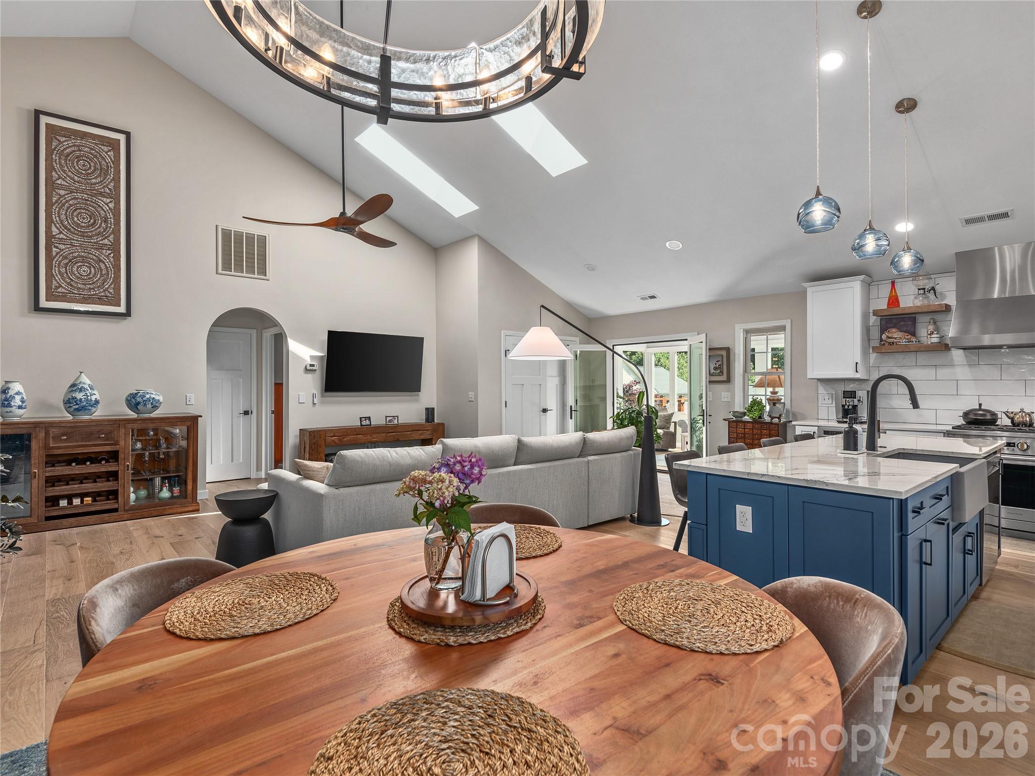 16 Stonebridge Drive — Asheville