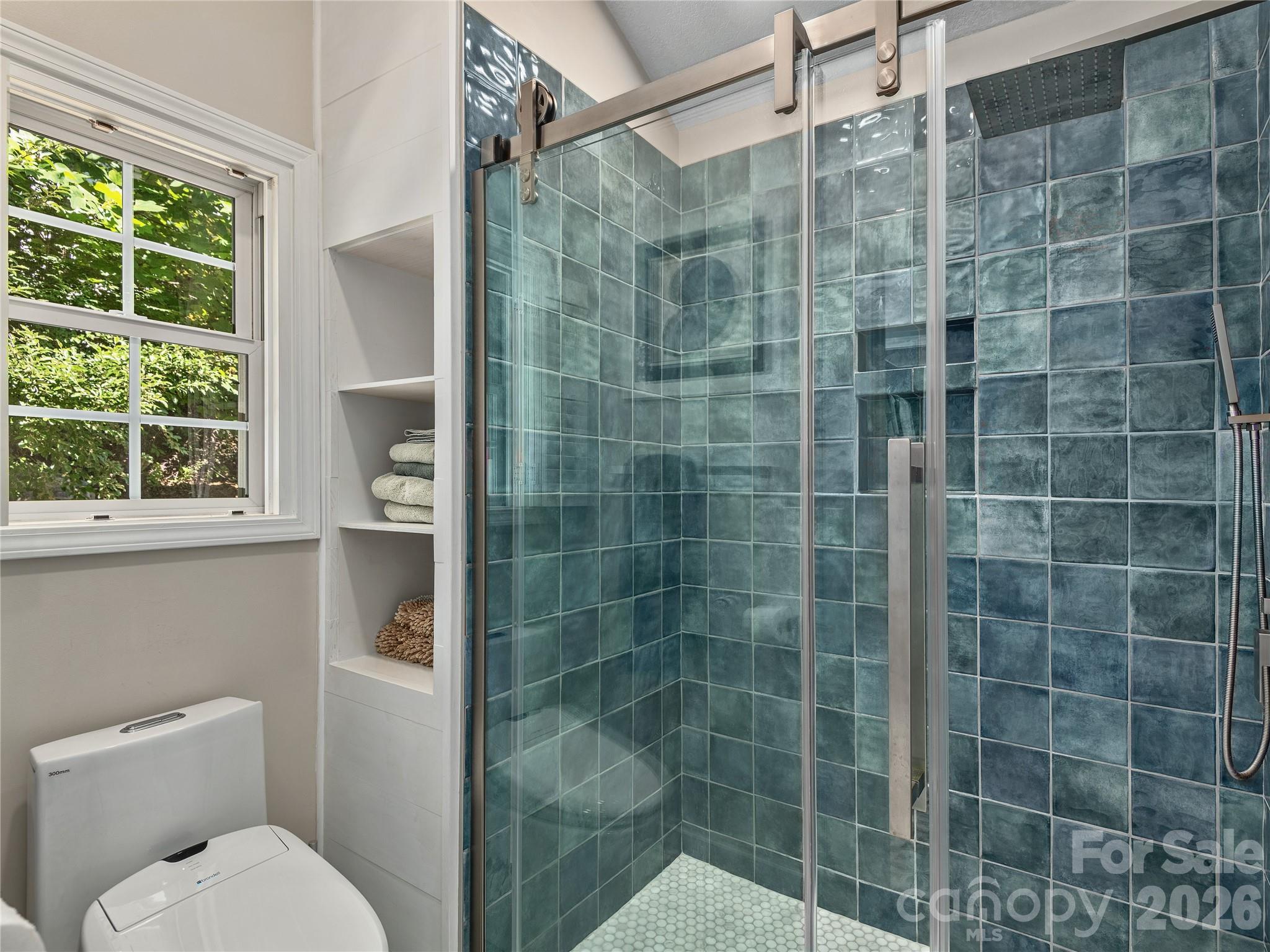 16 Stonebridge Drive — Asheville