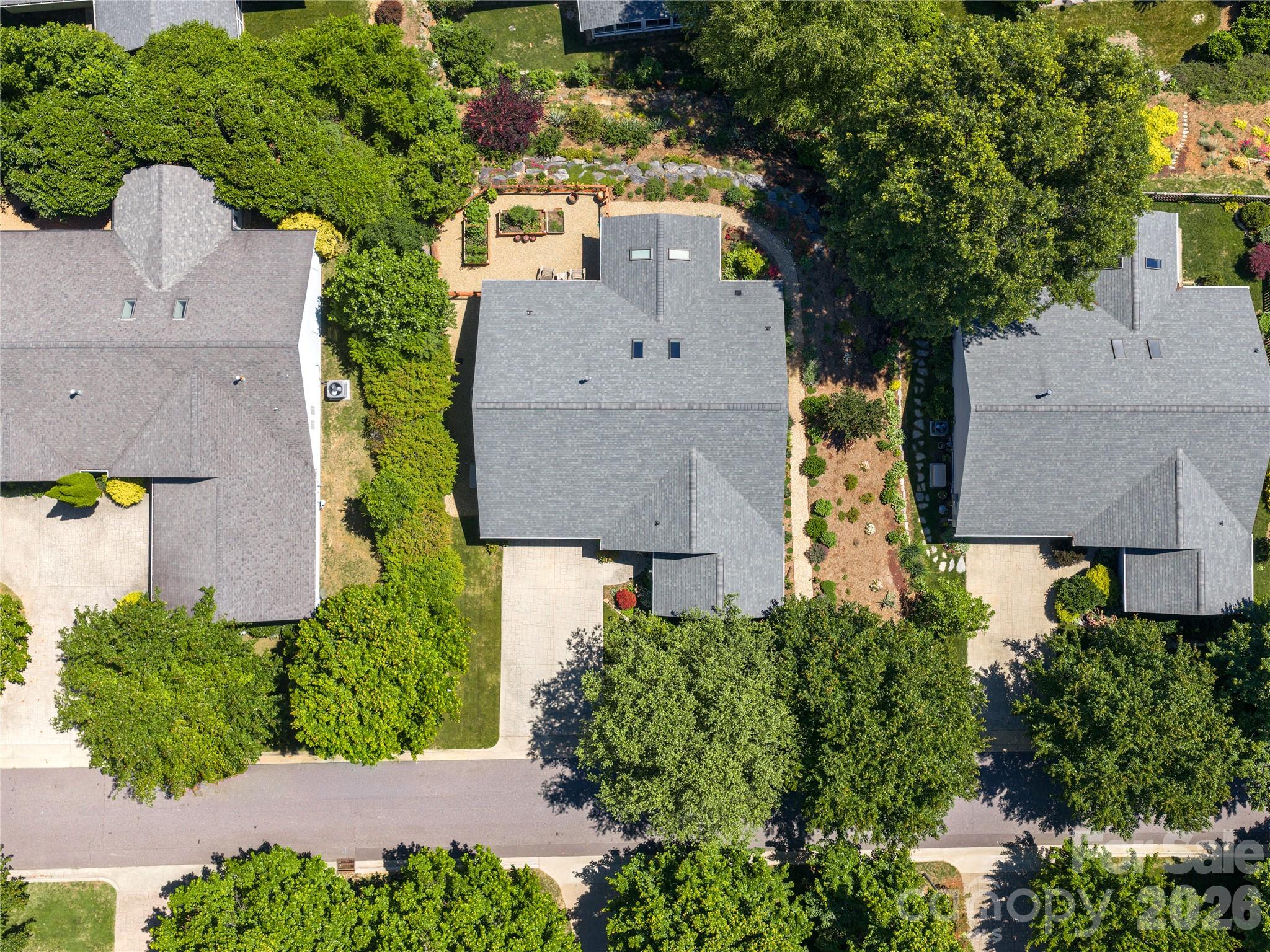 16 Stonebridge Drive — Asheville