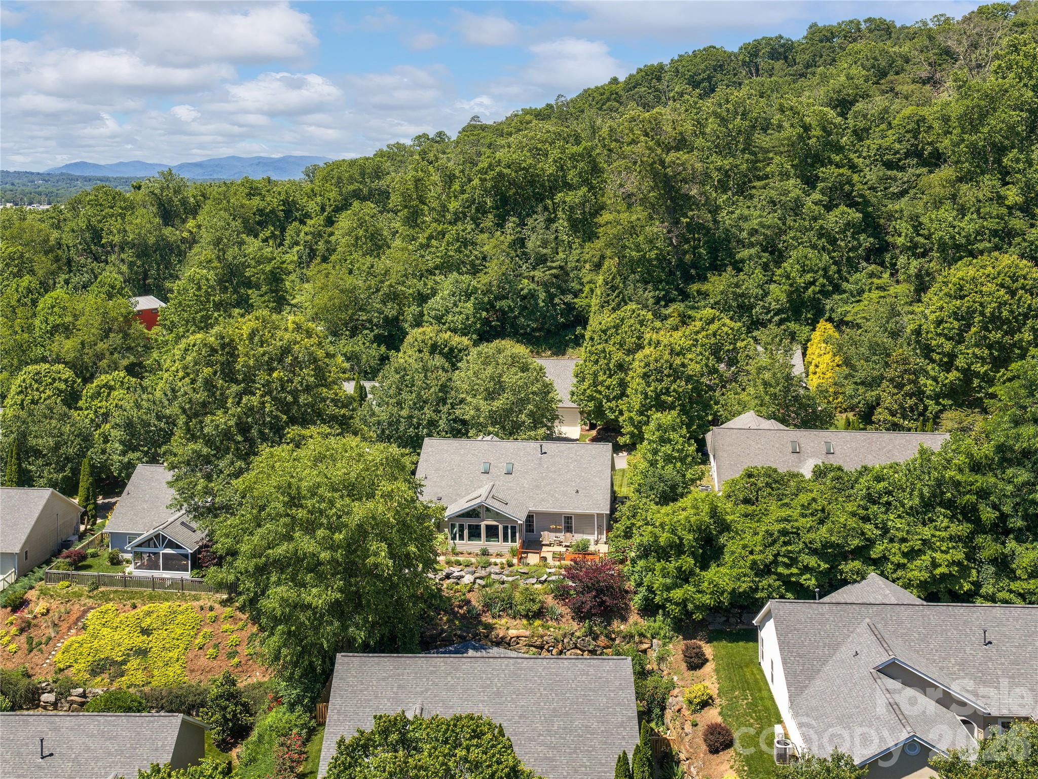 16 Stonebridge Drive — Asheville
