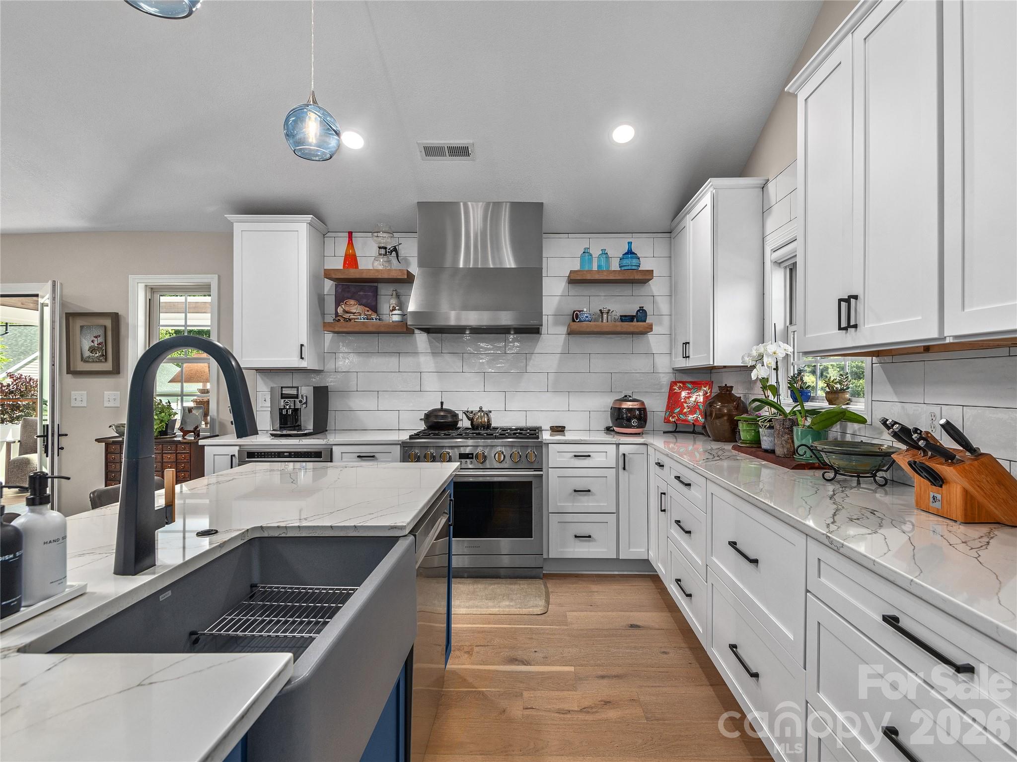 16 Stonebridge Drive — Asheville