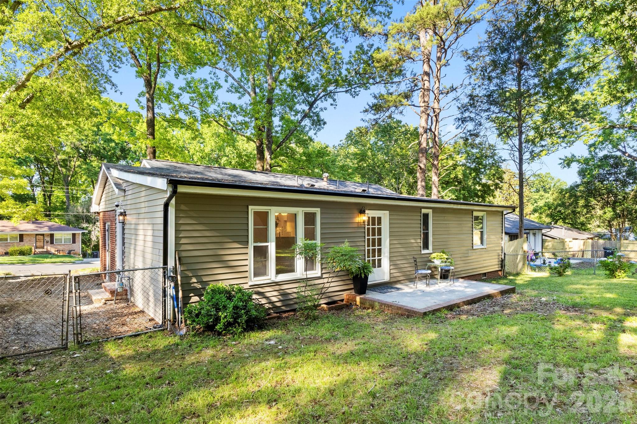 3840 Colebrook Road — Charlotte