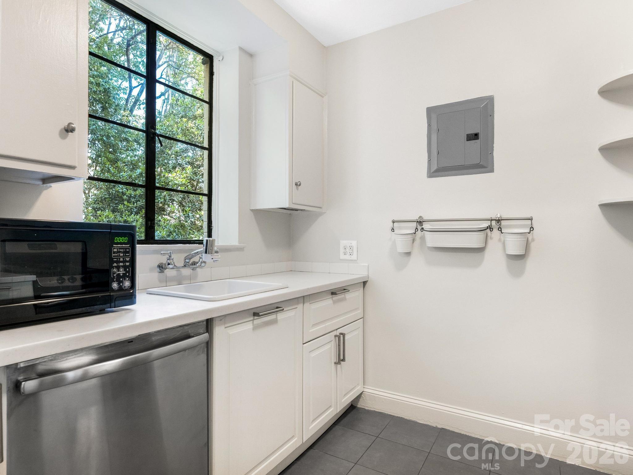 1121 Myrtle Avenue #10 — Charlotte