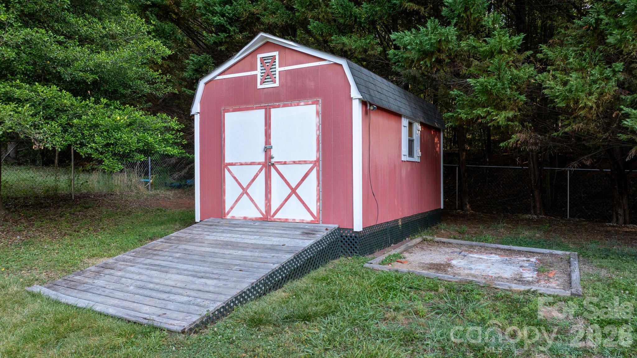 4416 Grace Church Road — Newton