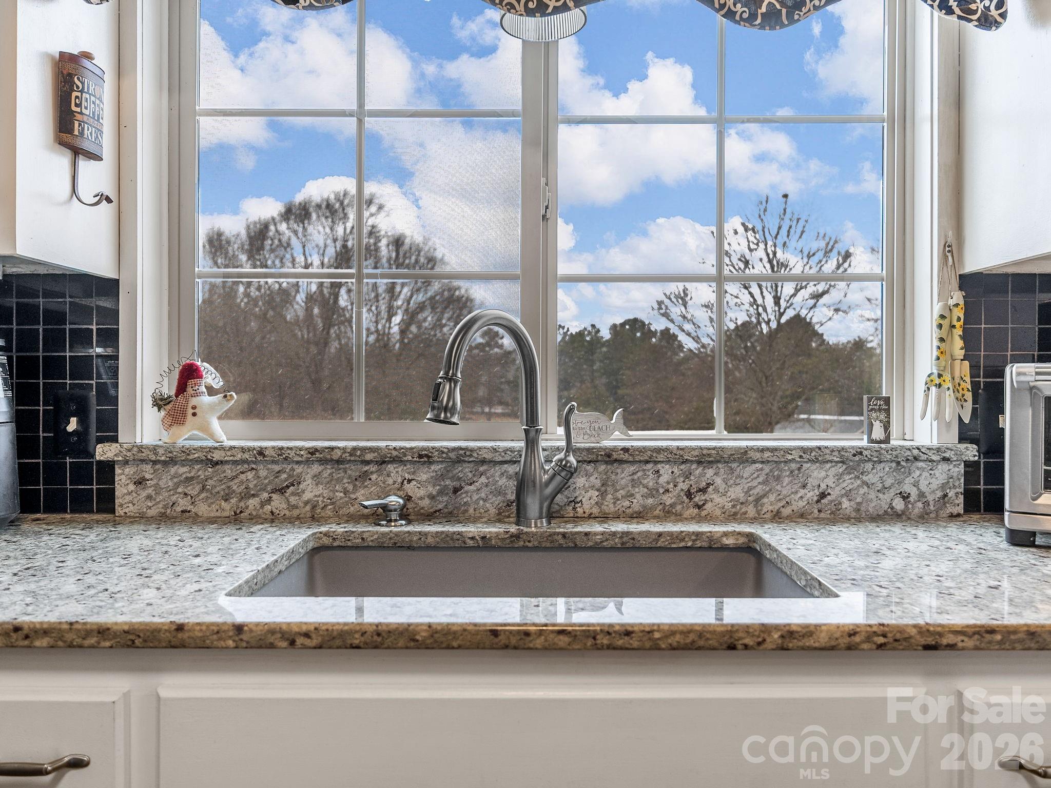 1570 Roddy Road — Campobello