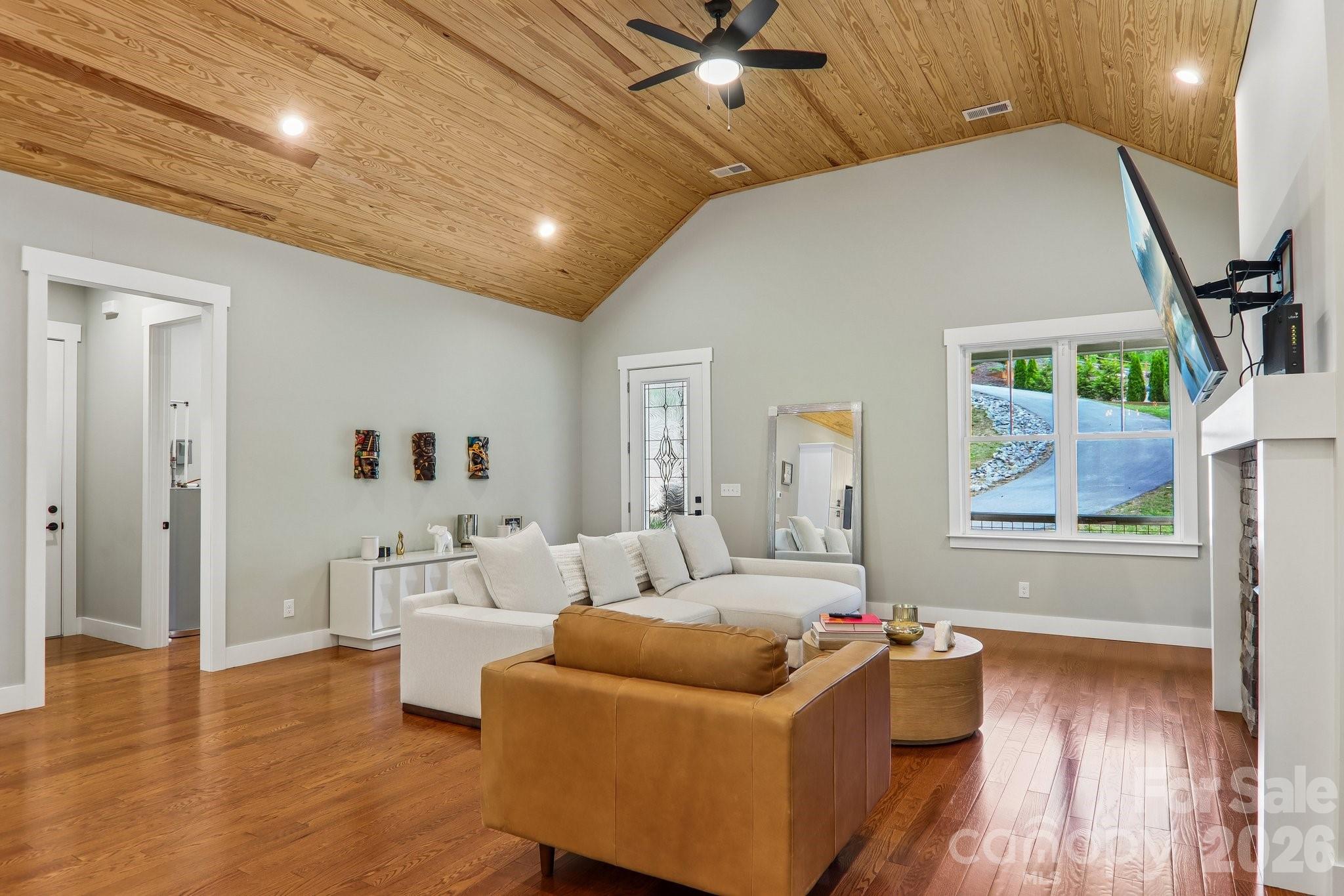 318 Cider Hill Lane — Hendersonville