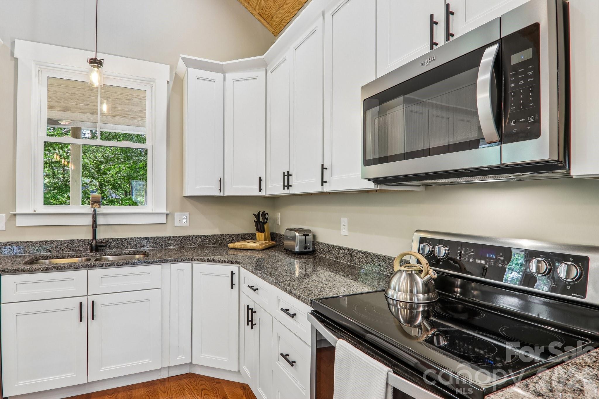 318 Cider Hill Lane — Hendersonville